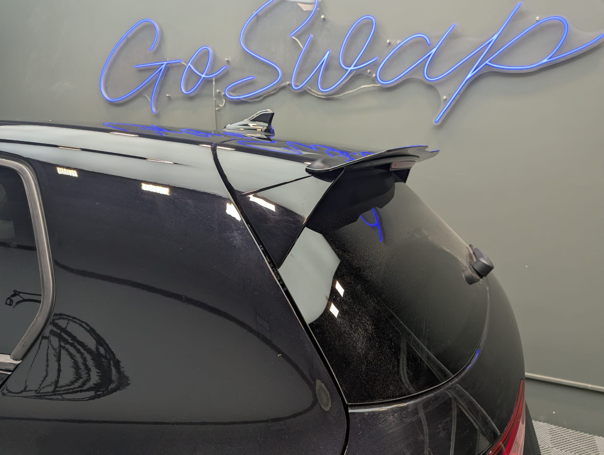 listing desktop thumbnail image 4