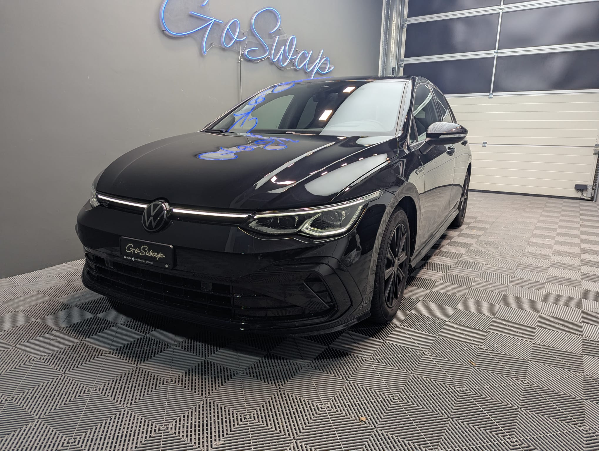 listing desktop thumbnail image 6