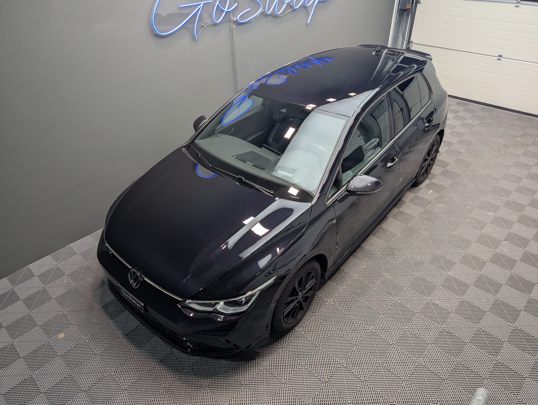 listing desktop thumbnail image 5