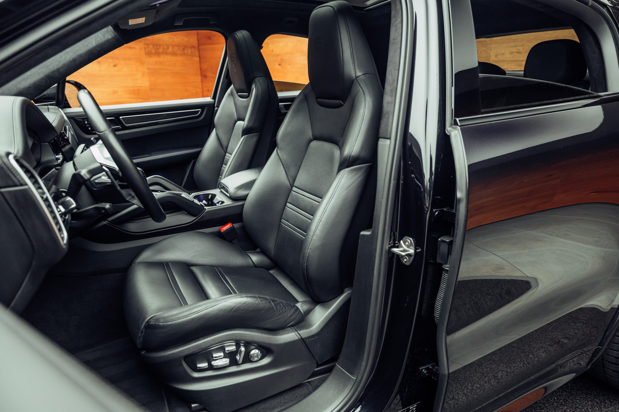 listing desktop thumbnail image 6