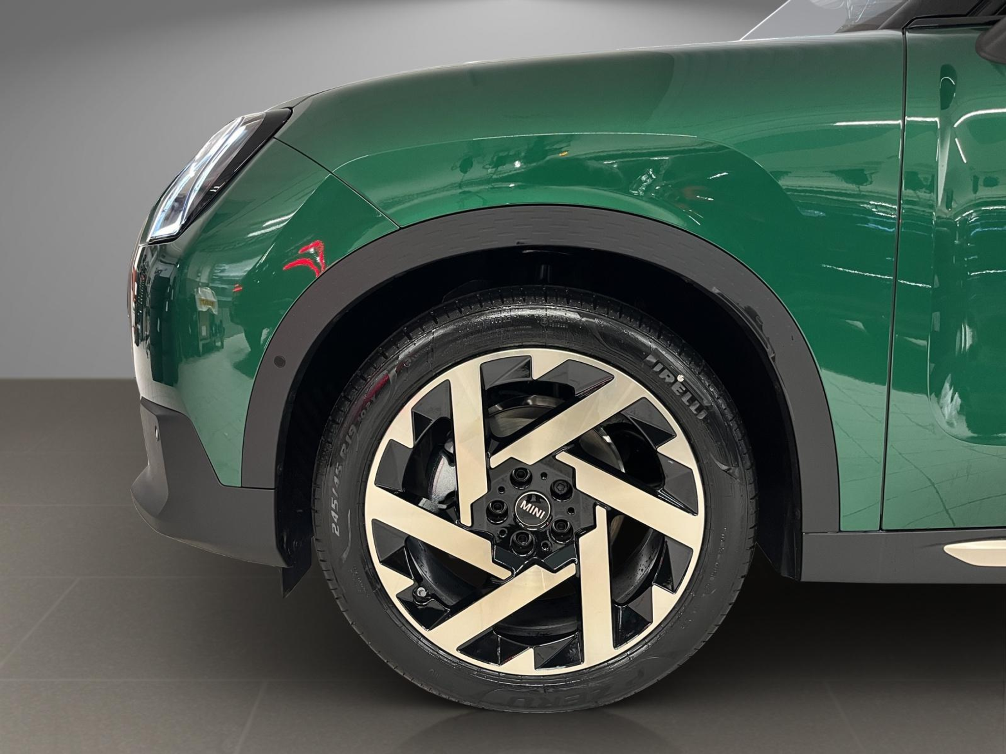 listing desktop thumbnail image 17