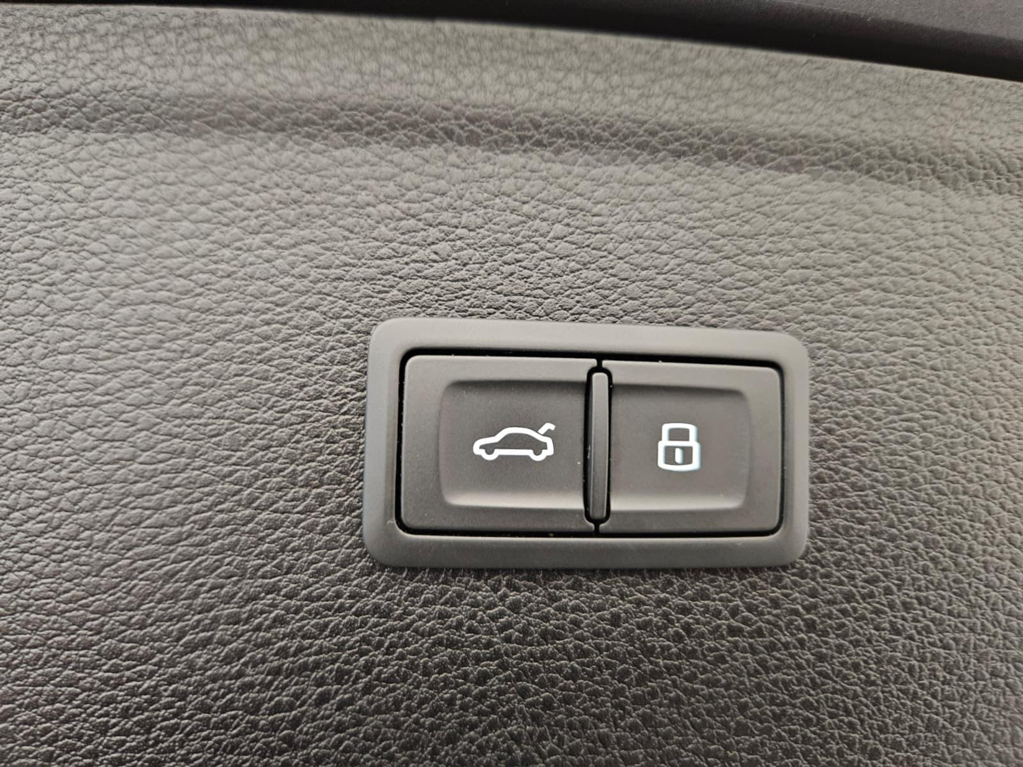 listing desktop thumbnail image 15