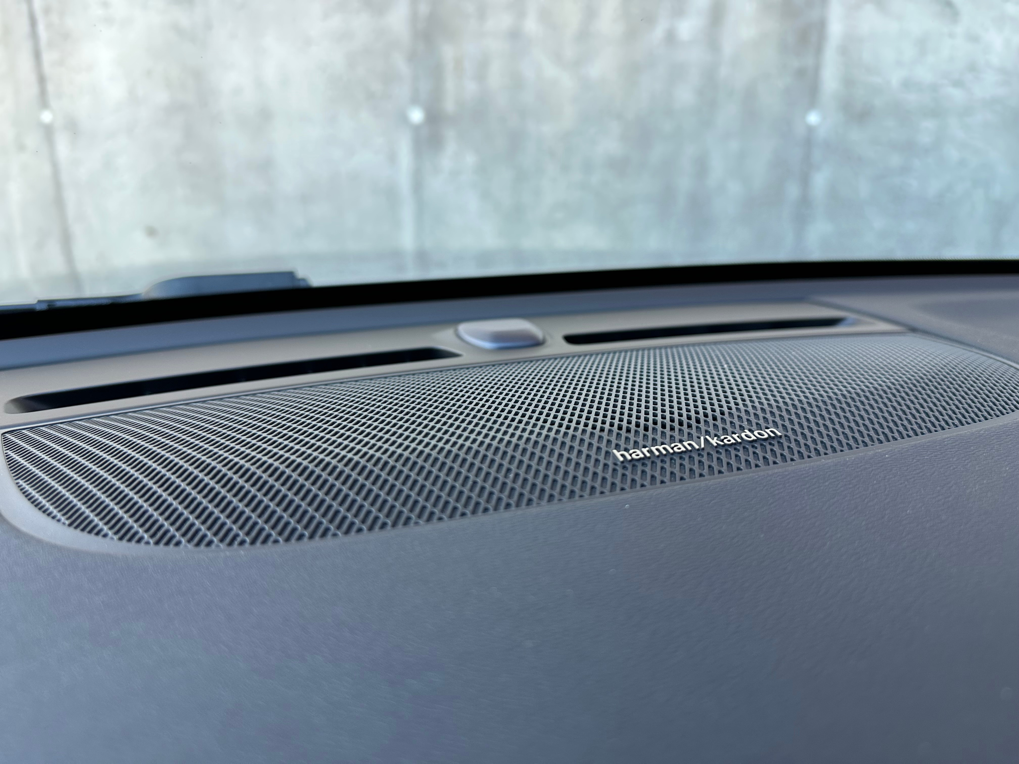 listing desktop thumbnail image 15