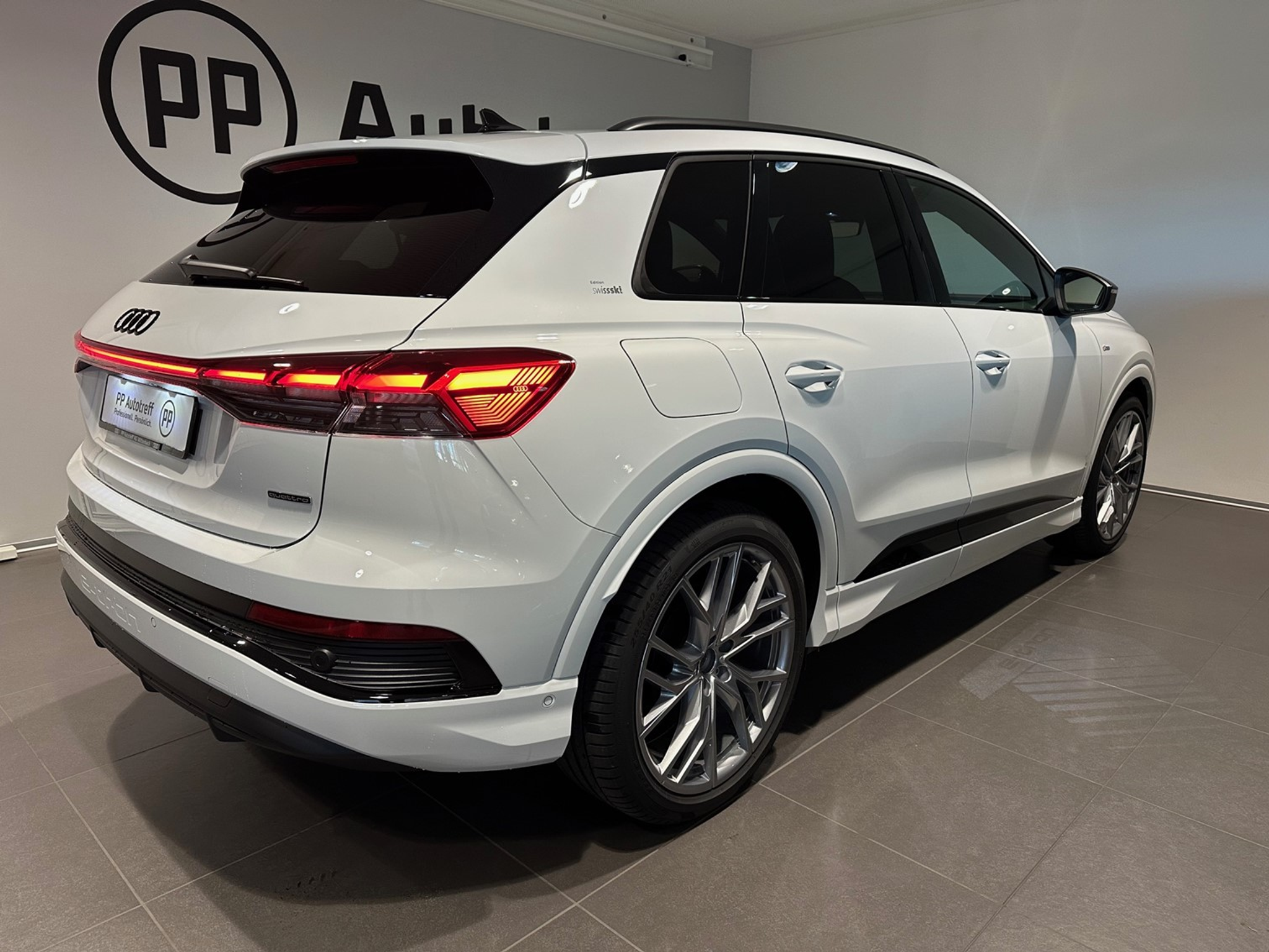 listing desktop thumbnail image 12