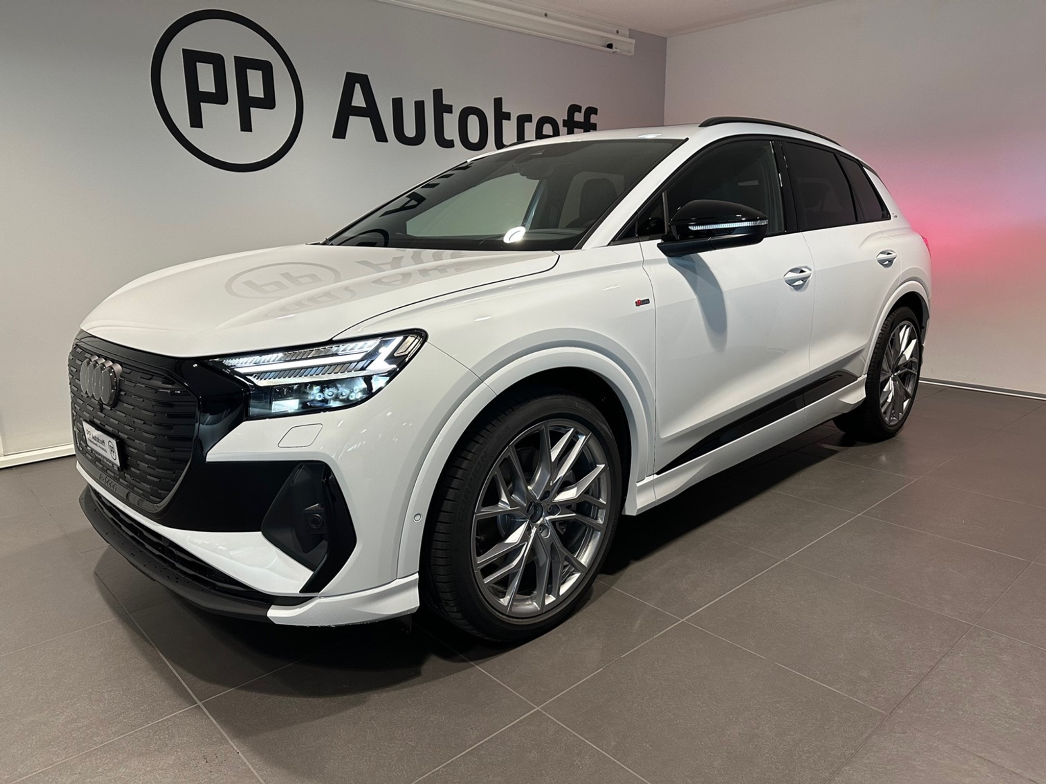 listing desktop thumbnail image 1