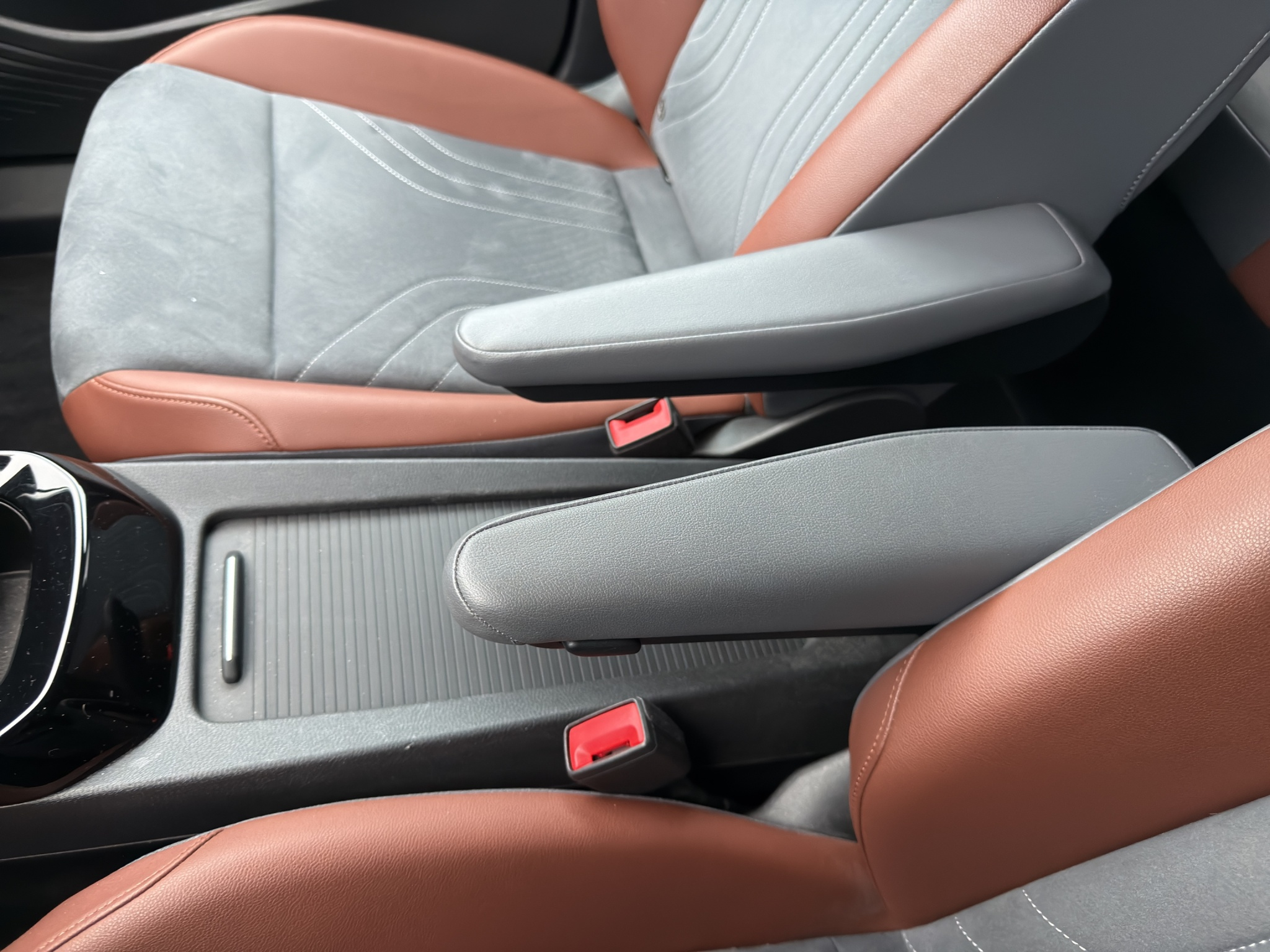 listing desktop thumbnail image 23