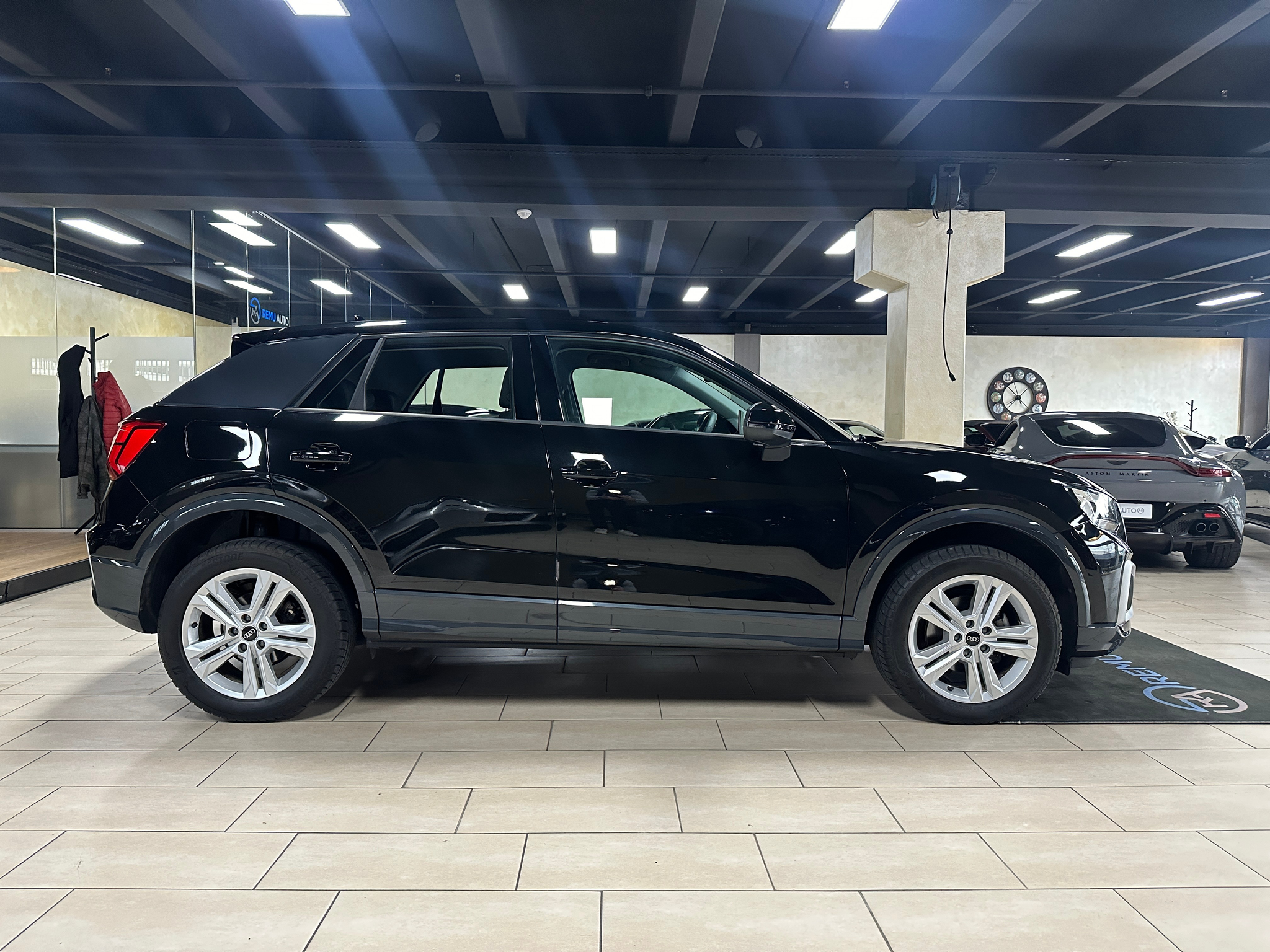 listing desktop thumbnail image 2