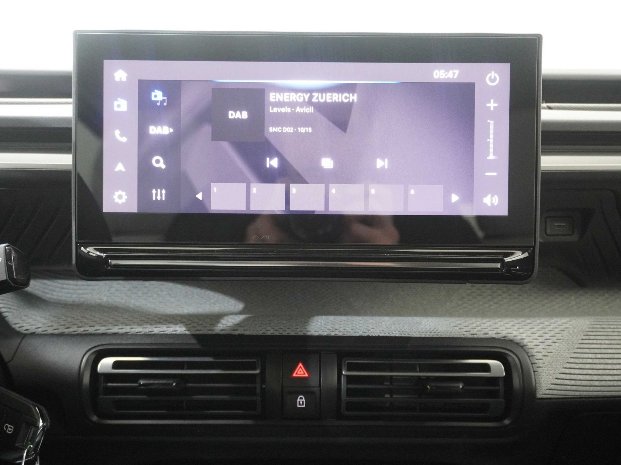 listing desktop thumbnail image 12