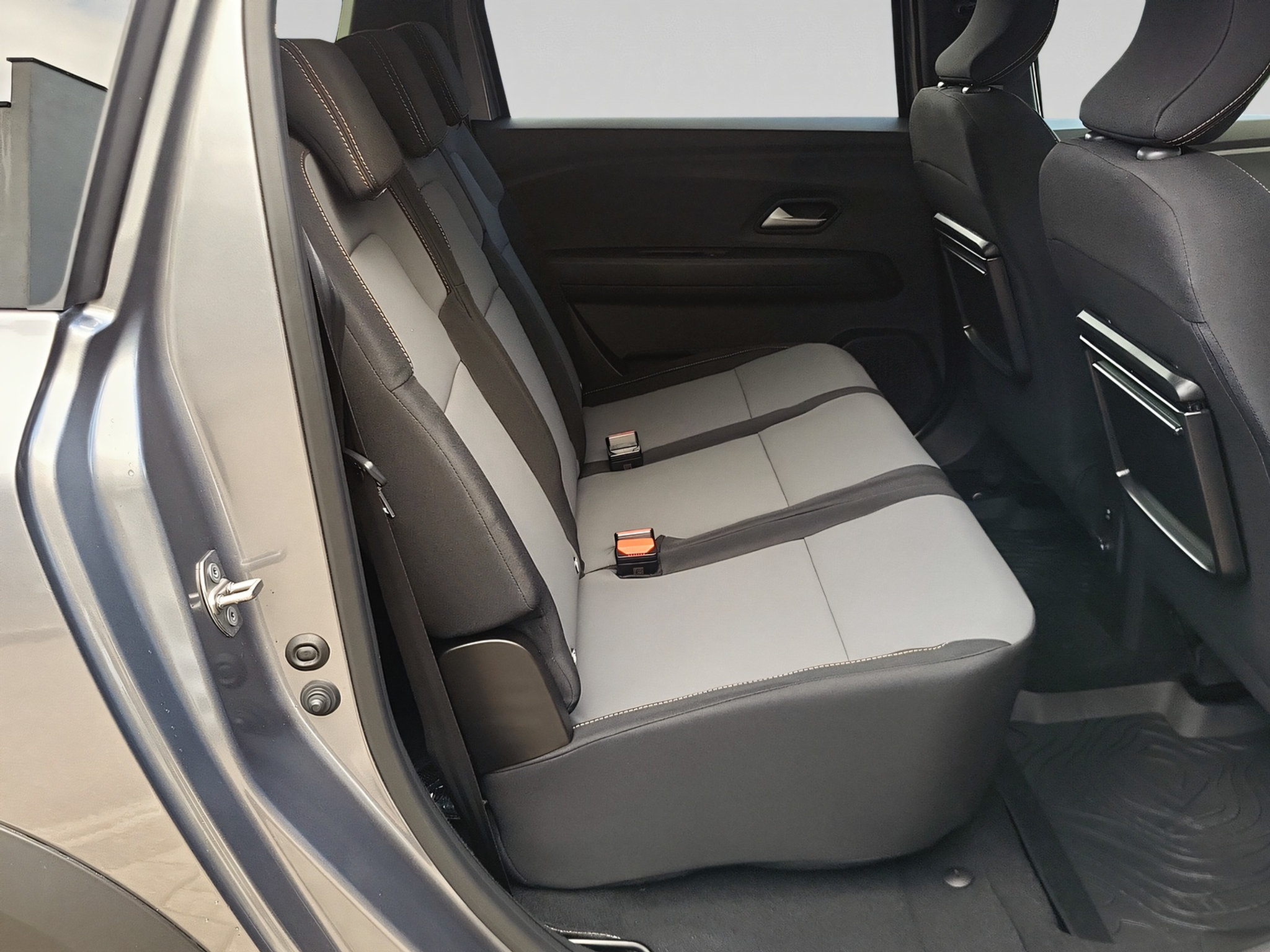 listing desktop thumbnail image 7