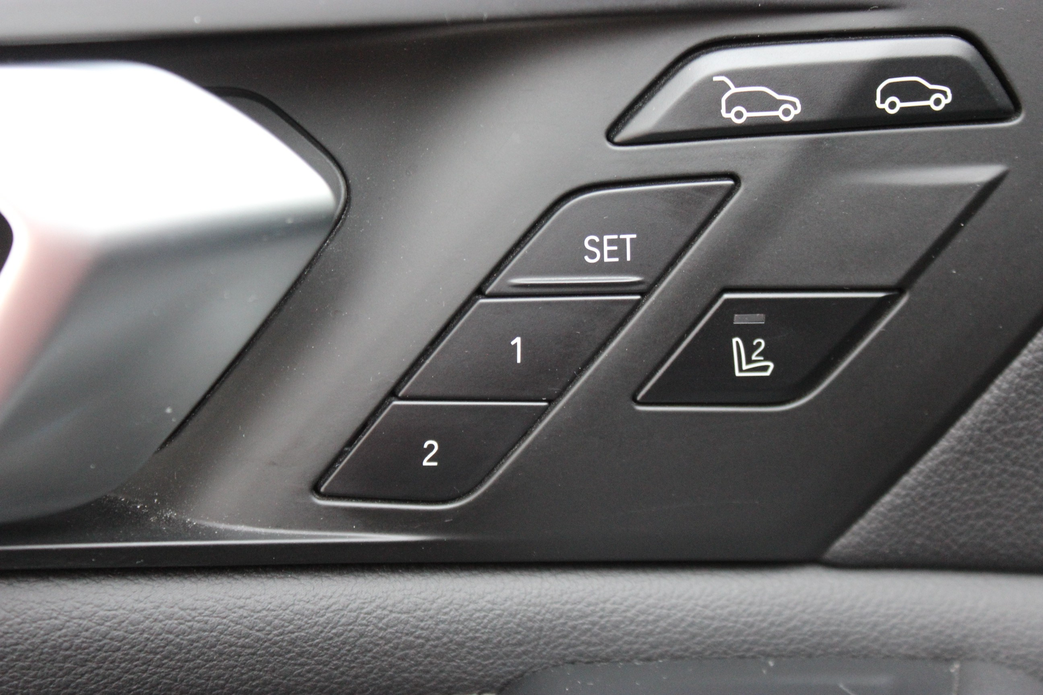 listing desktop thumbnail image 9