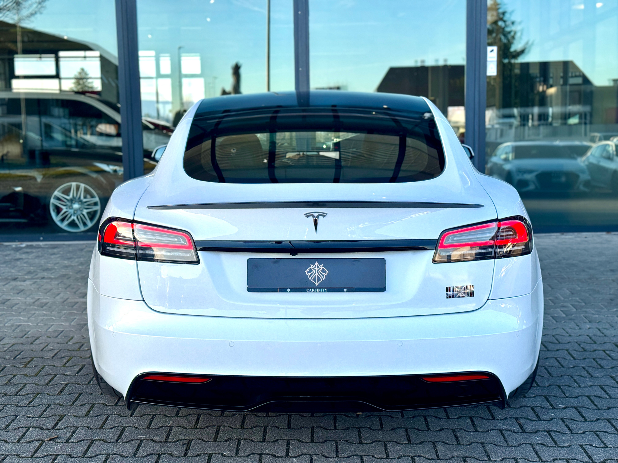 listing desktop thumbnail image 4