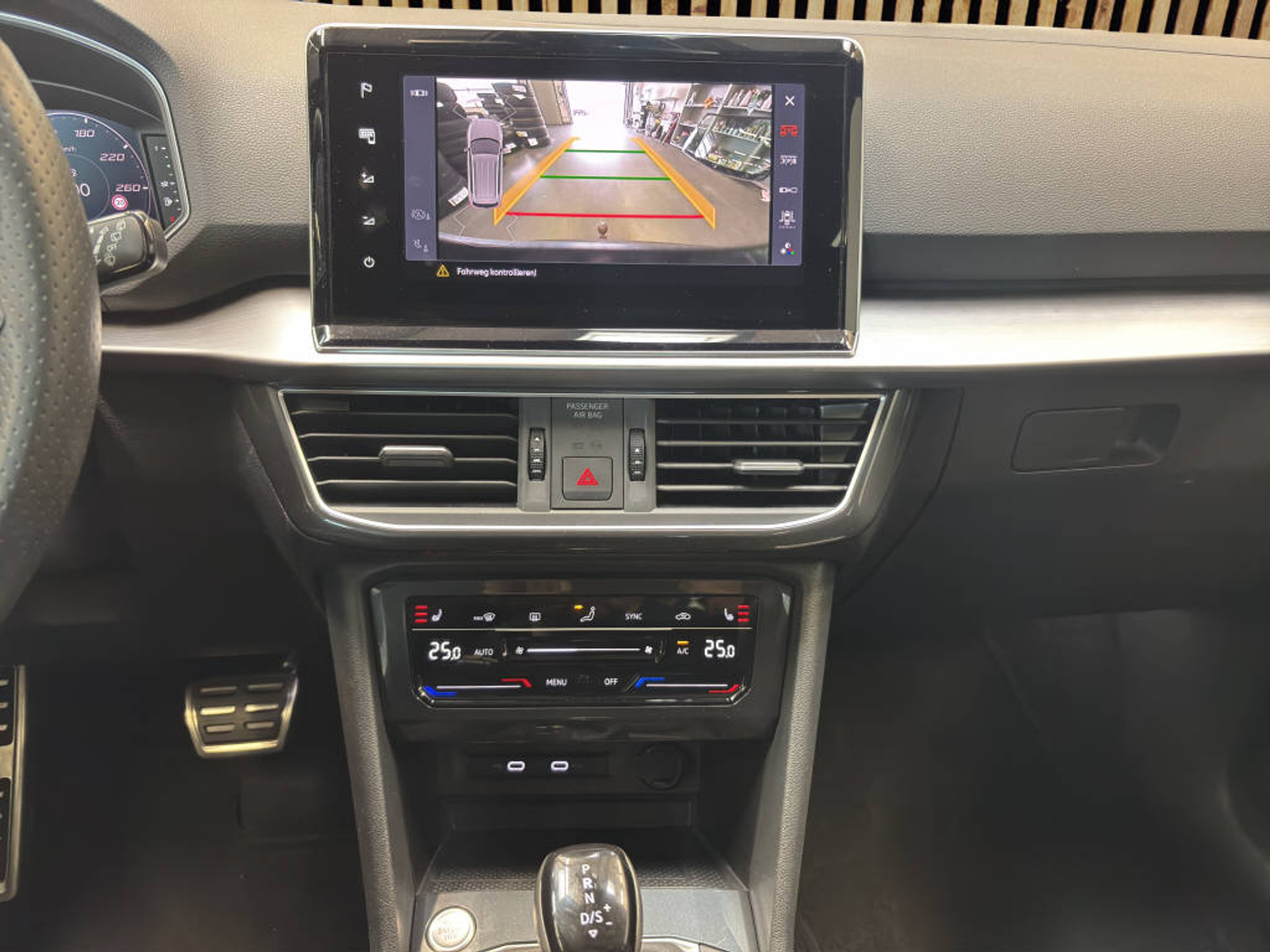 listing desktop thumbnail image 10