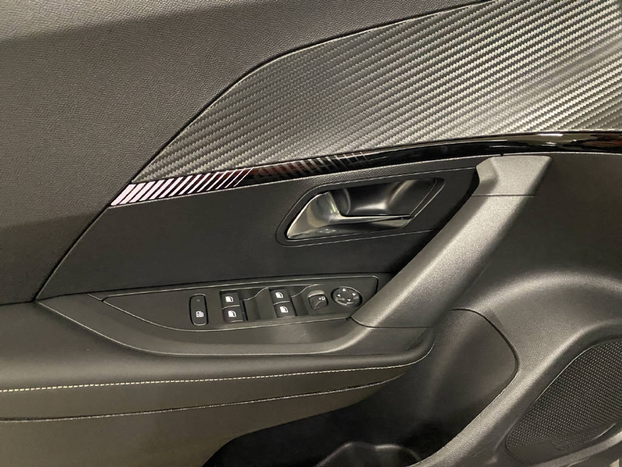 listing desktop thumbnail image 10