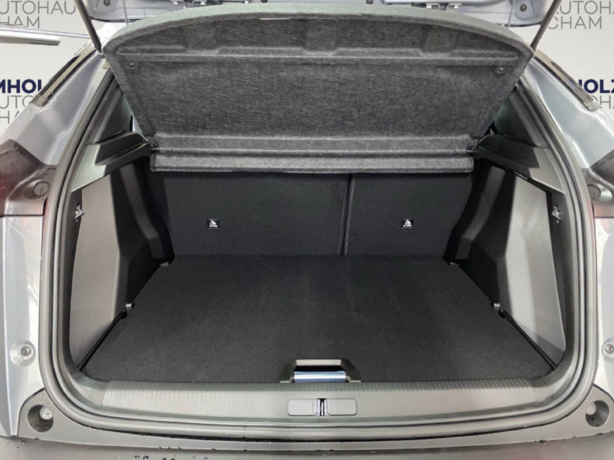 listing desktop thumbnail image 12