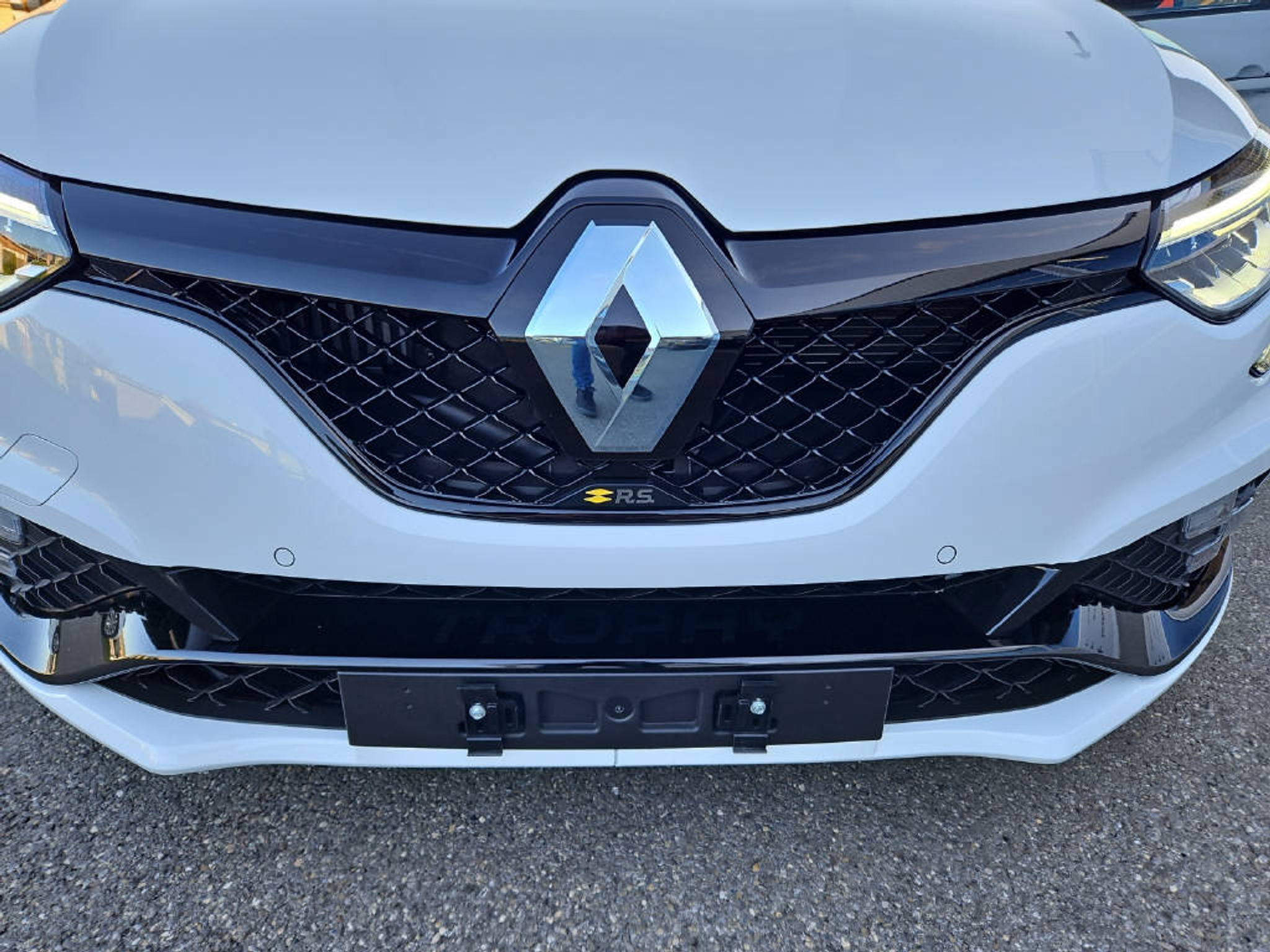 listing desktop thumbnail image 11