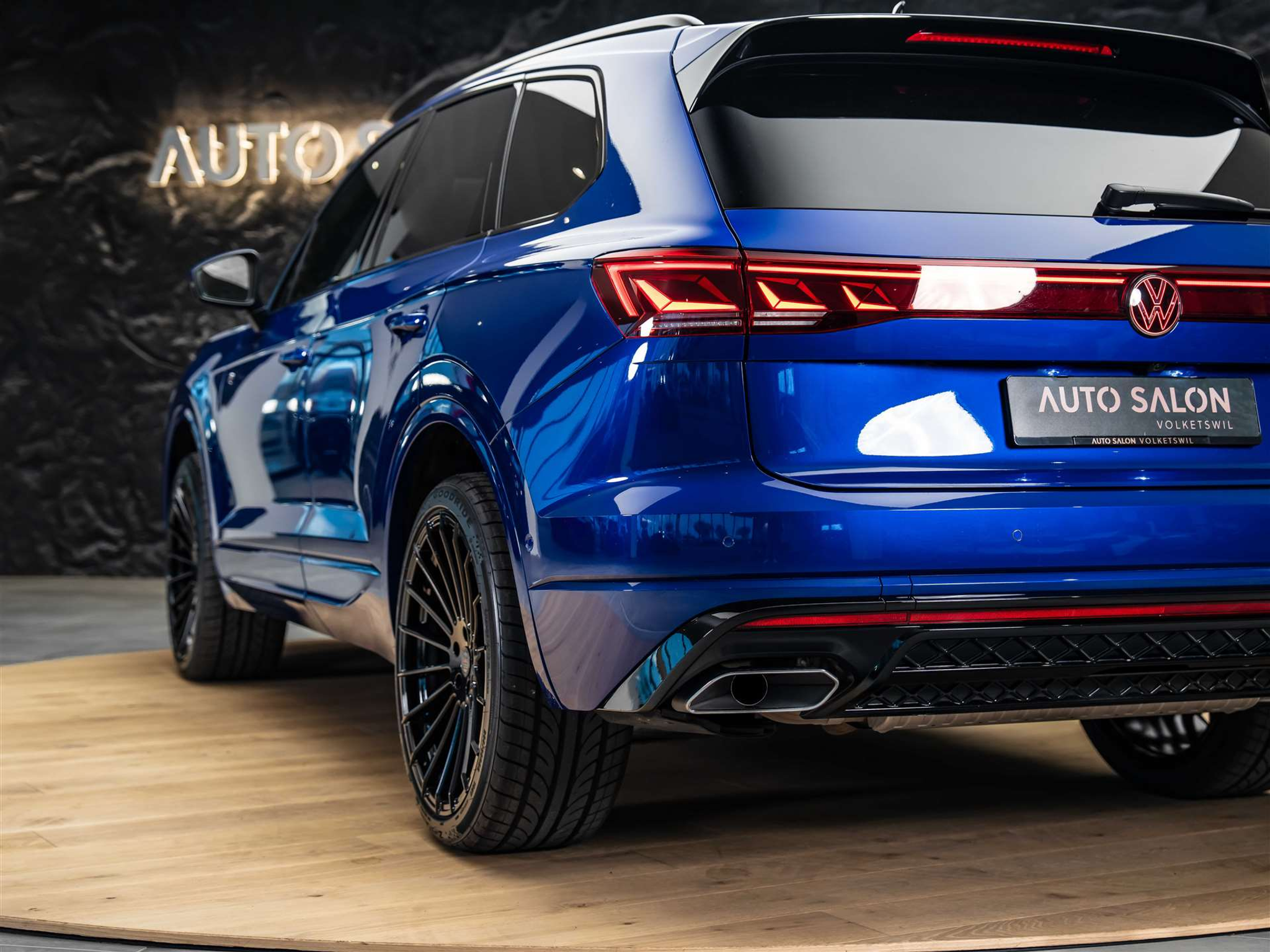 listing desktop thumbnail image 23