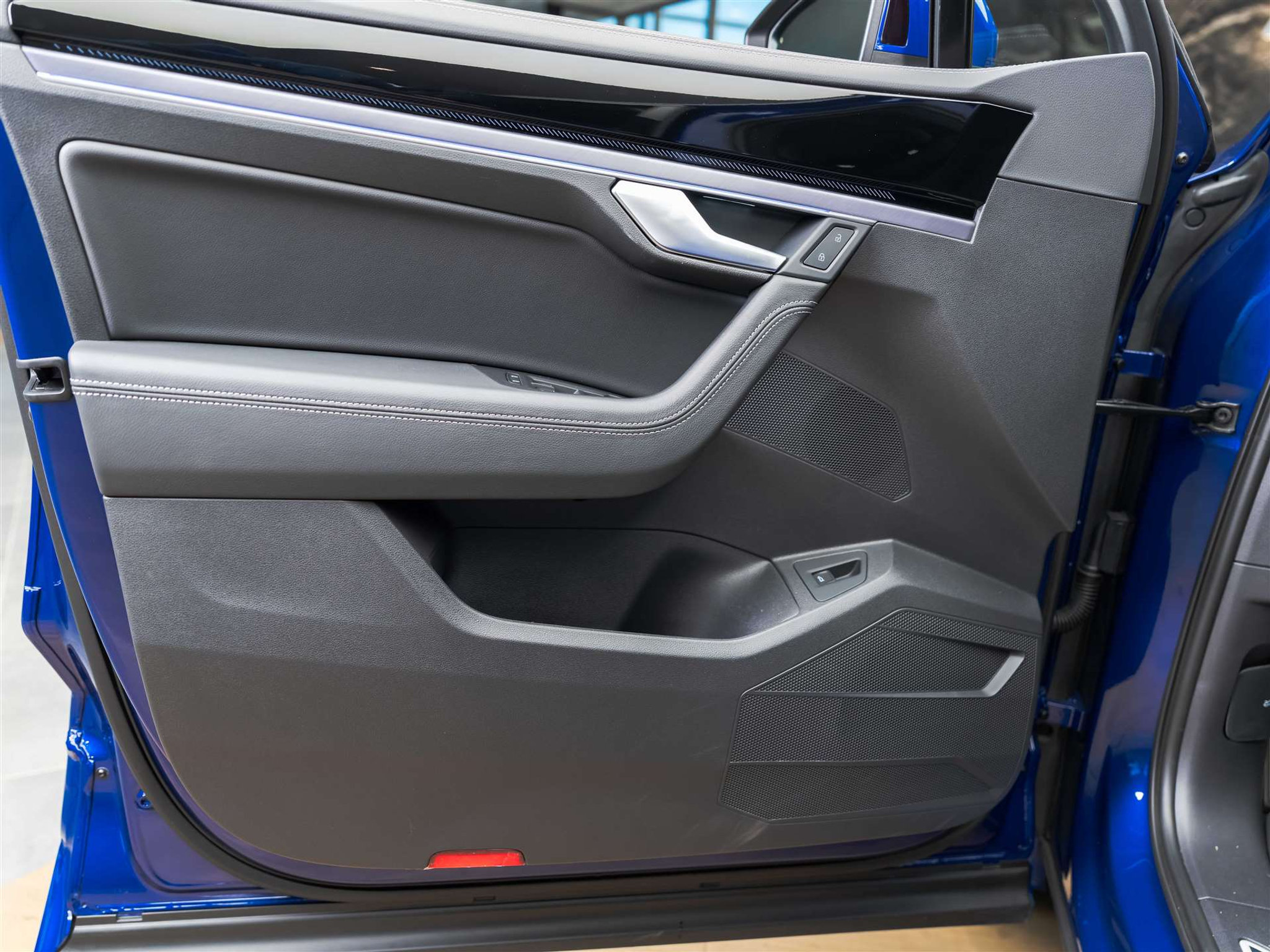 listing desktop thumbnail image 27