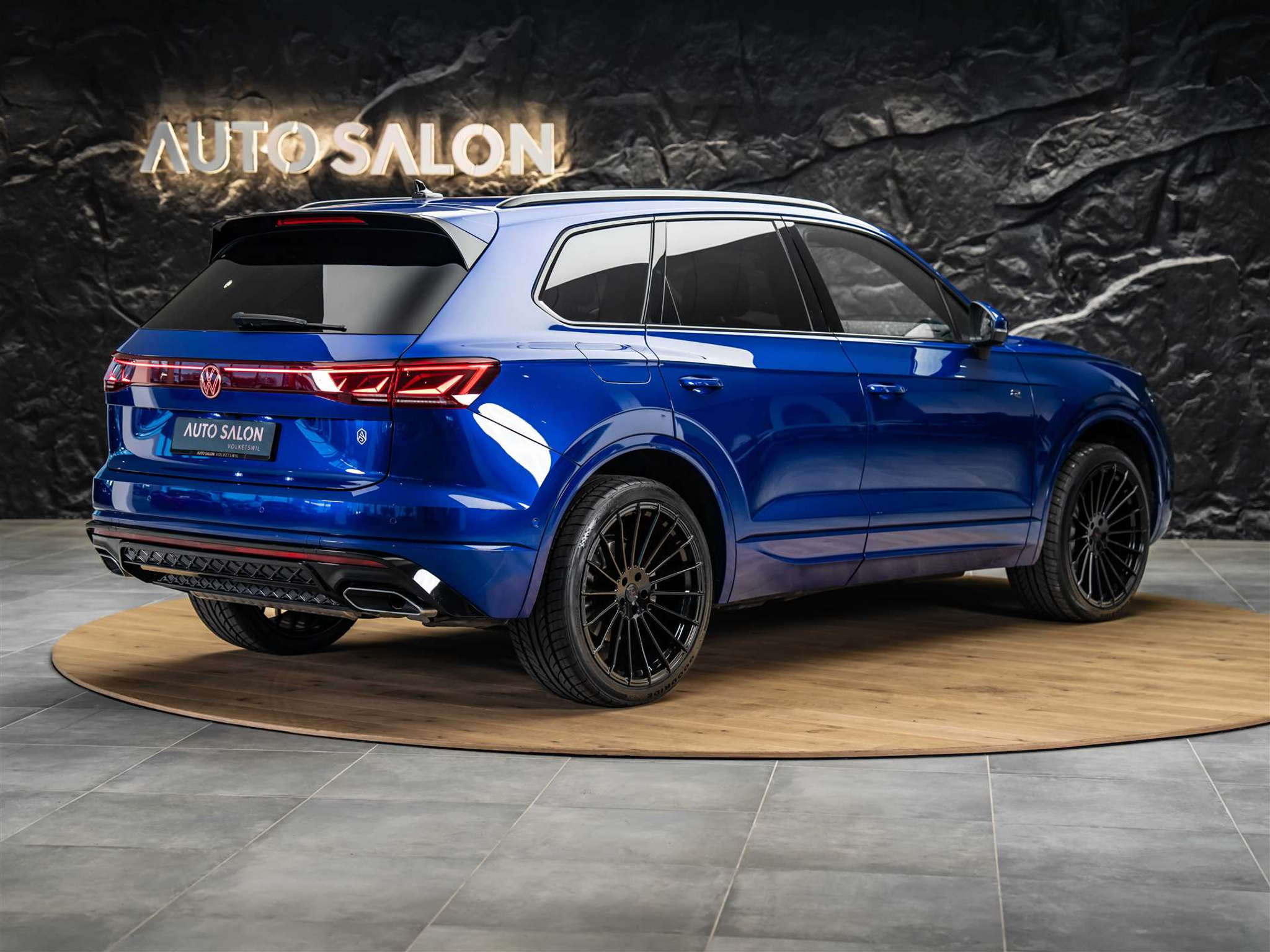 listing desktop thumbnail image 4