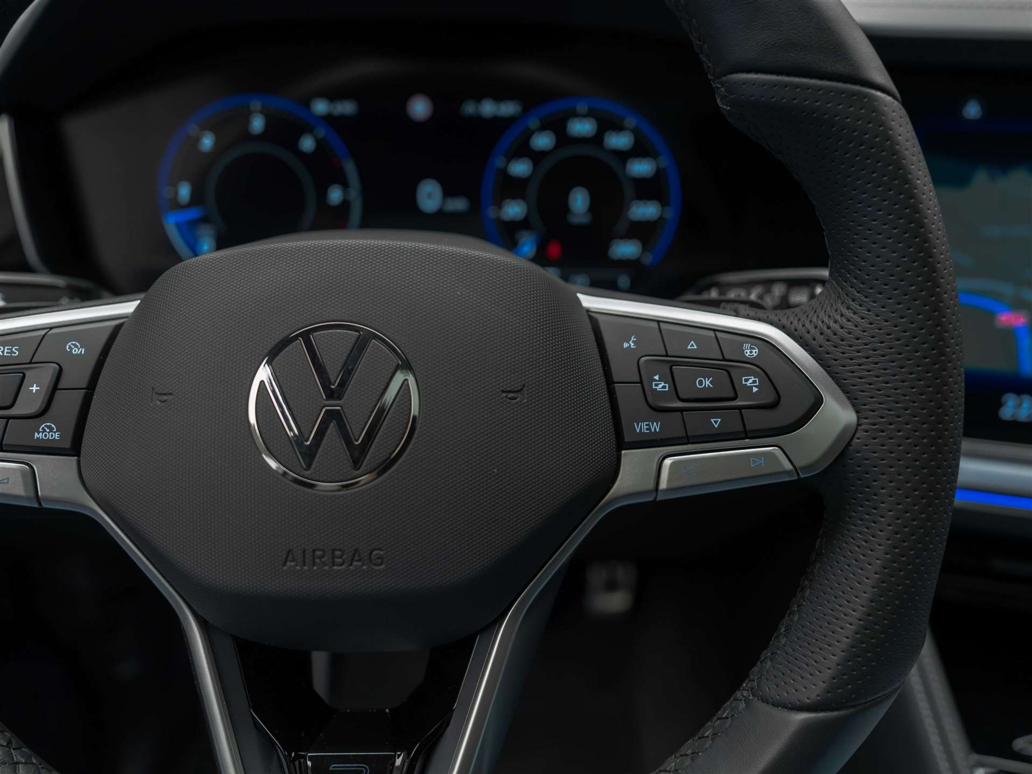 listing desktop thumbnail image 36