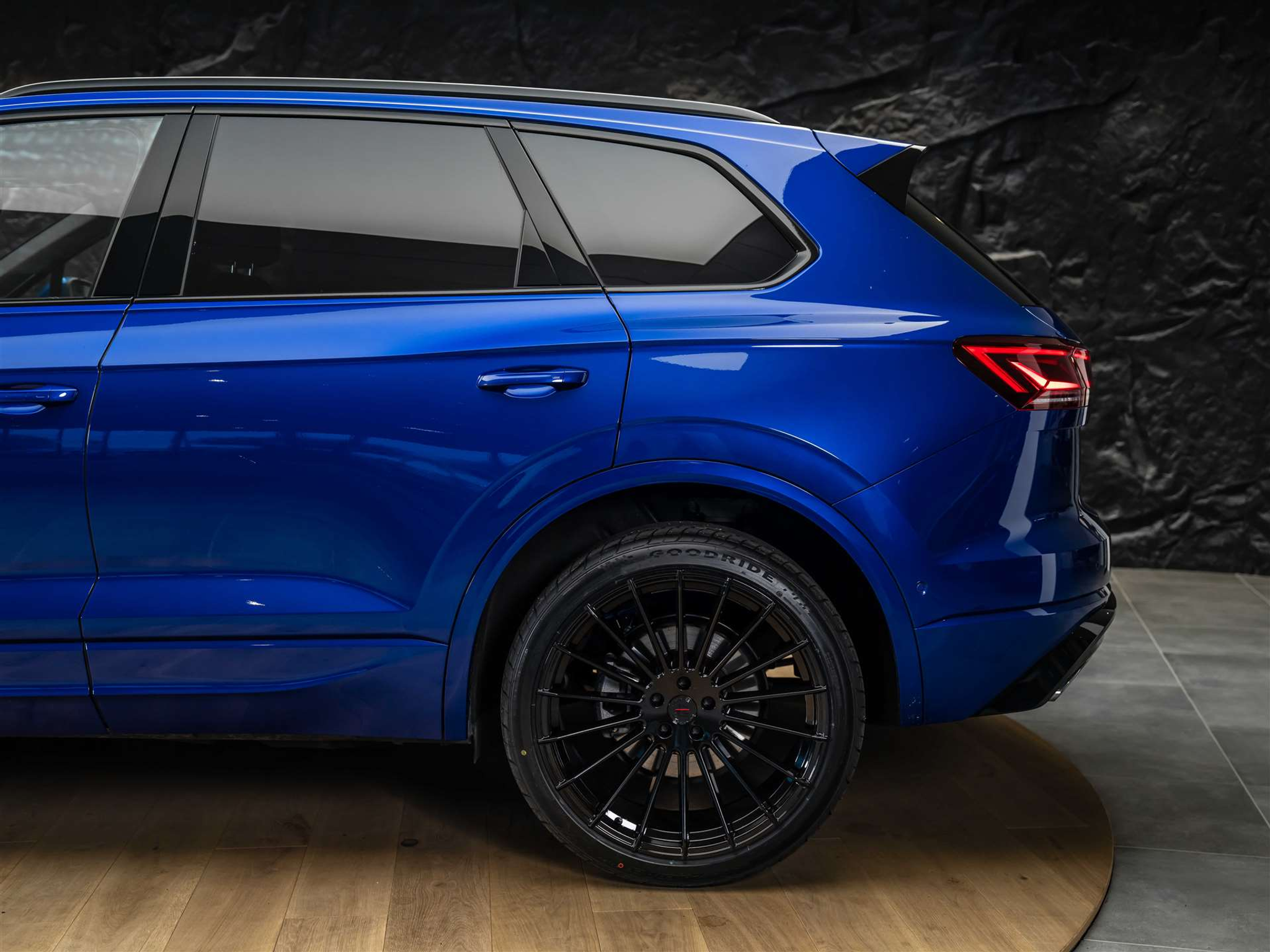 listing desktop thumbnail image 22