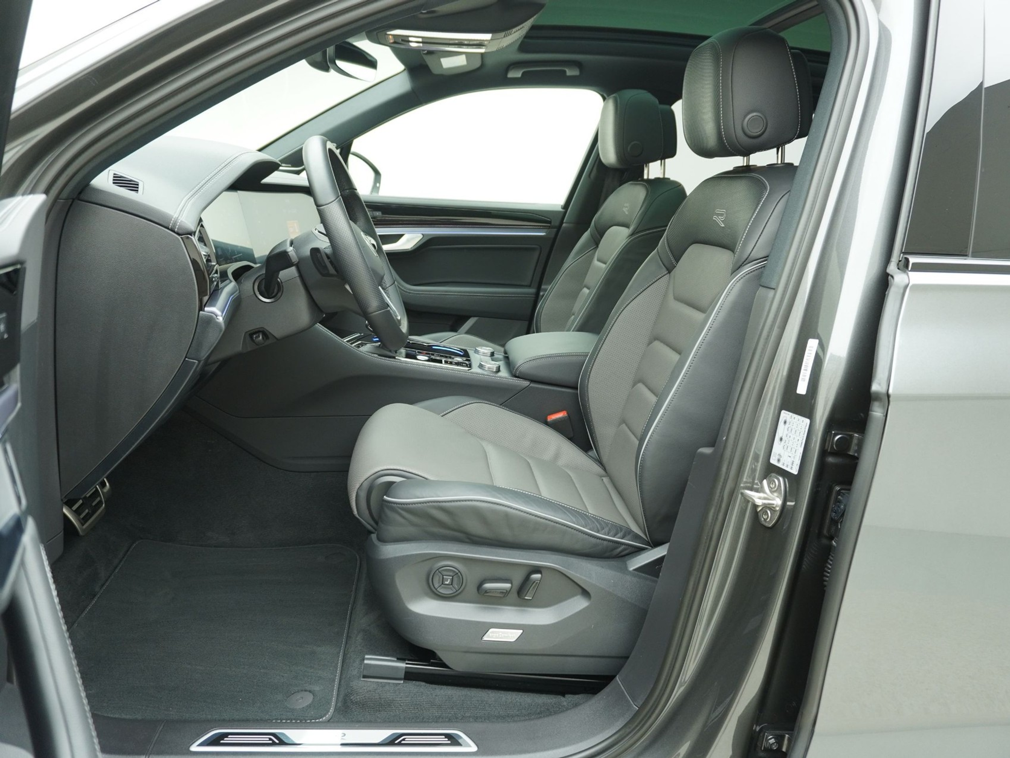 listing desktop thumbnail image 8