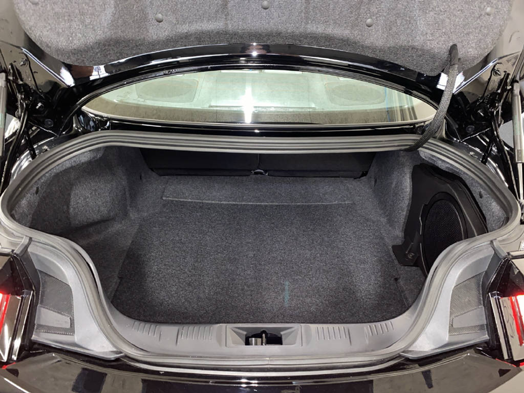 listing desktop thumbnail image 13