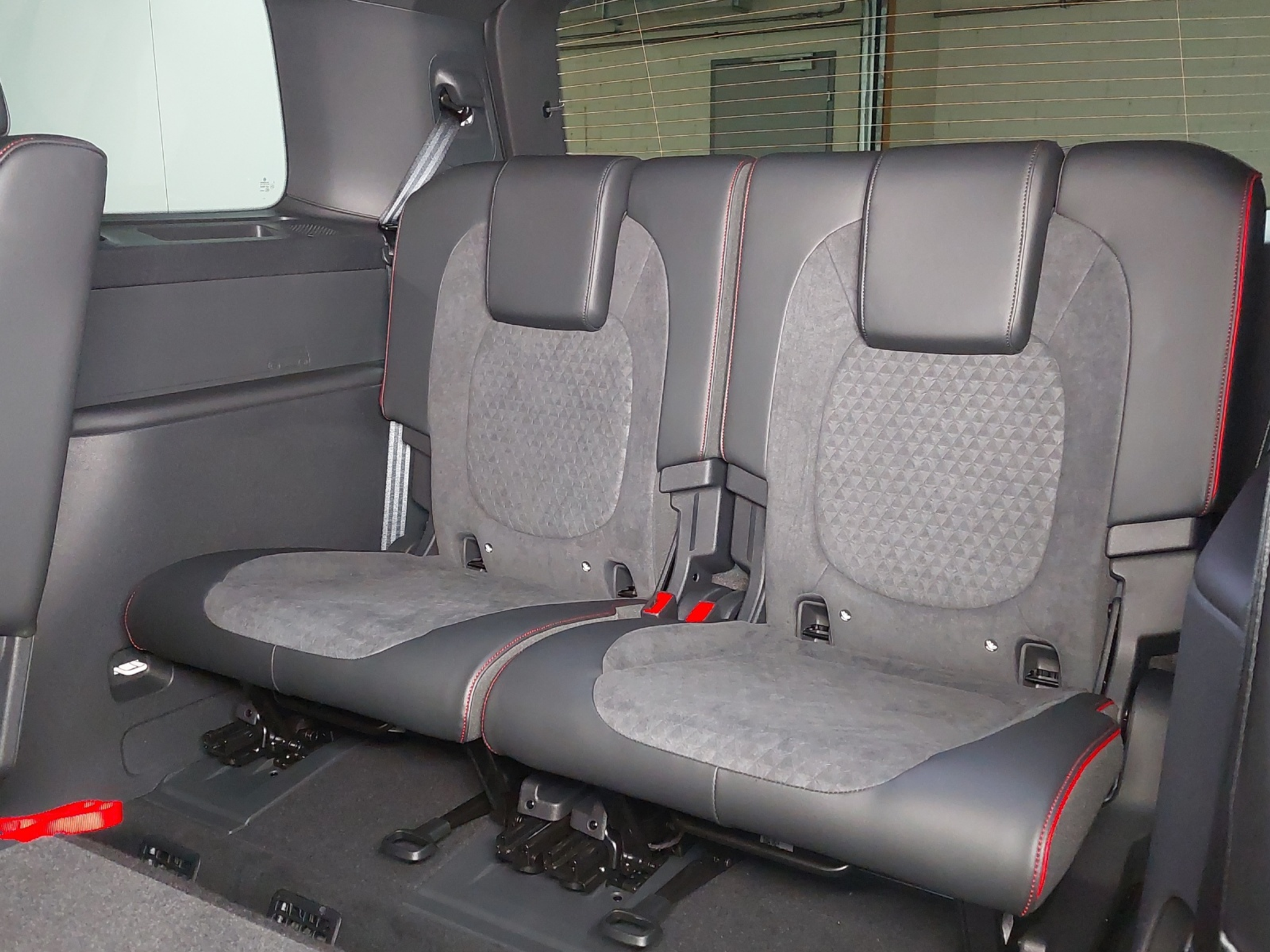 listing desktop thumbnail image 9