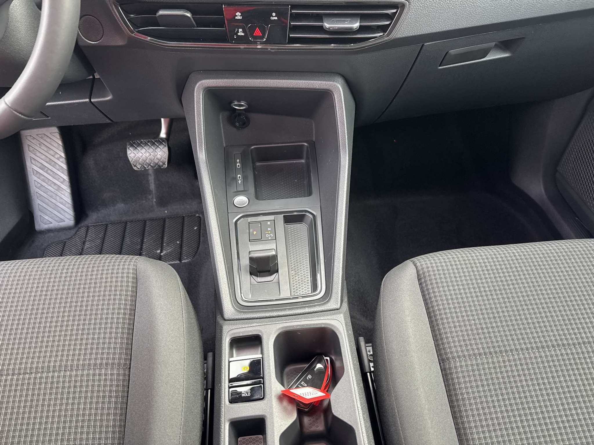 listing desktop thumbnail image 11