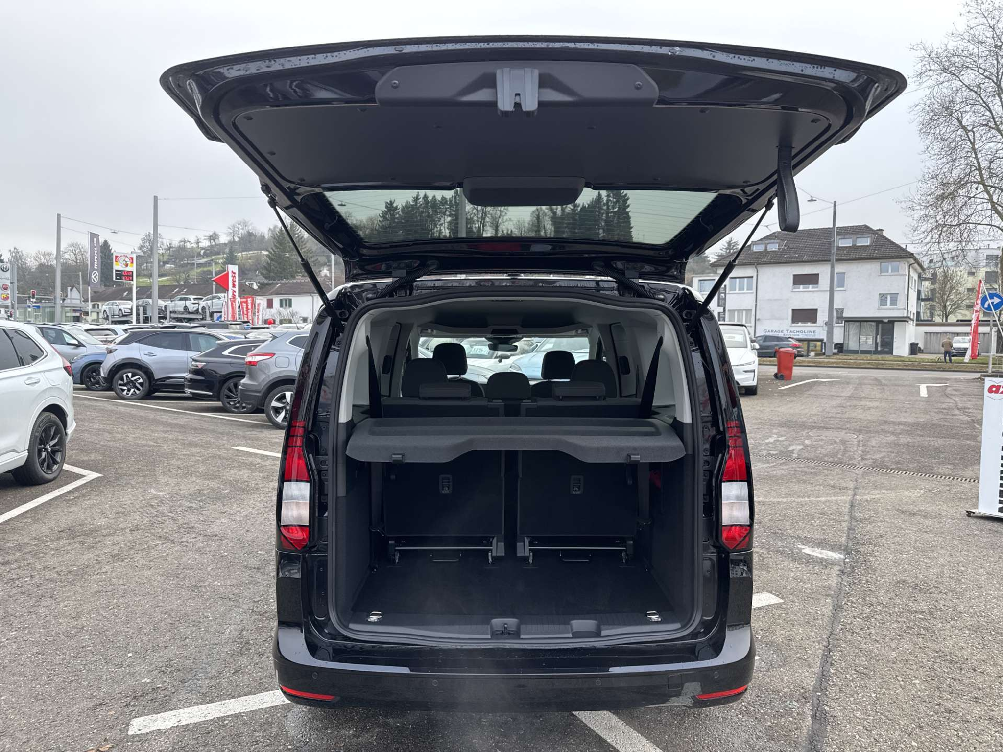 listing desktop thumbnail image 7