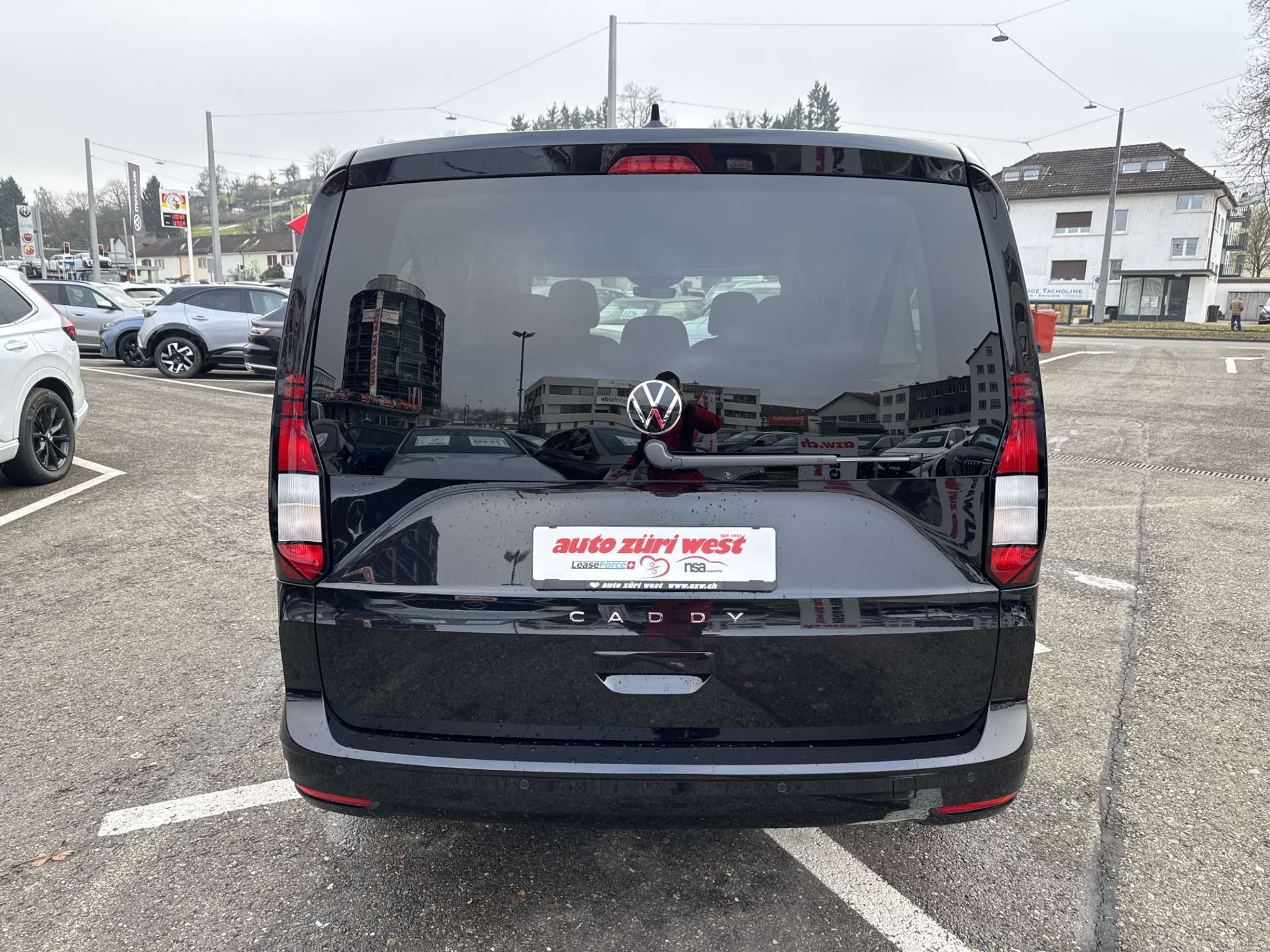 listing desktop thumbnail image 14