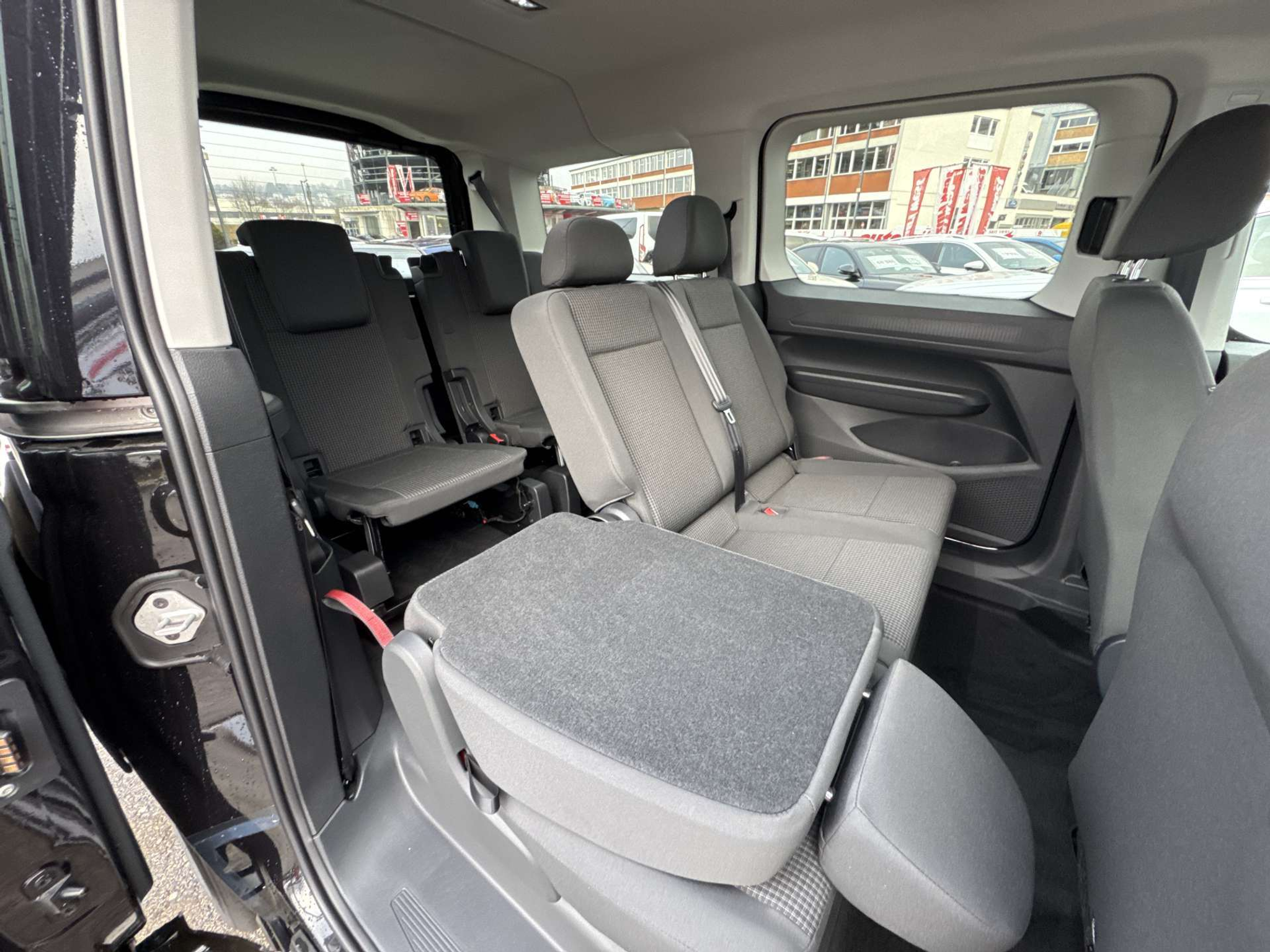 listing desktop thumbnail image 6