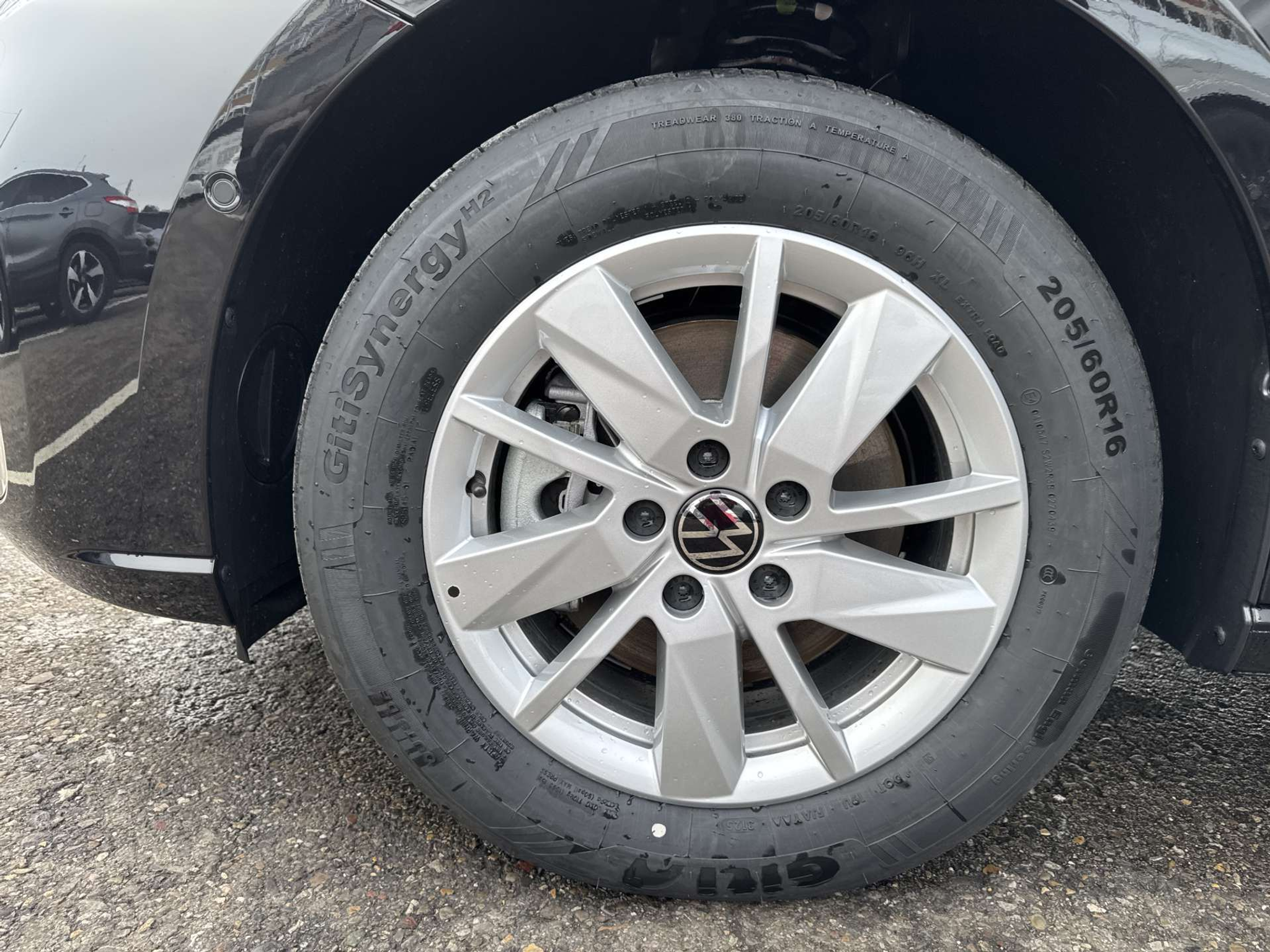 listing desktop thumbnail image 8