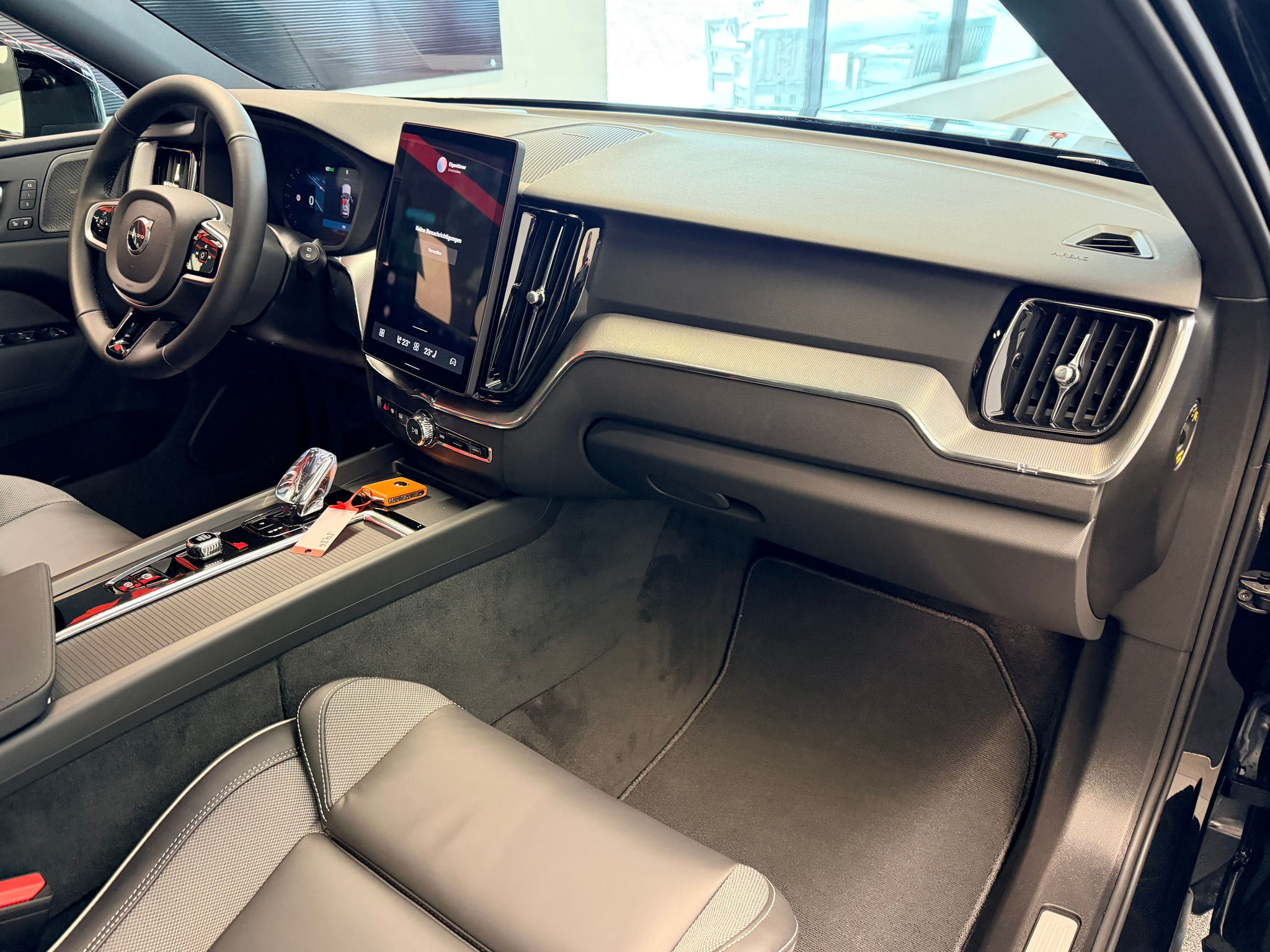 listing desktop thumbnail image 19