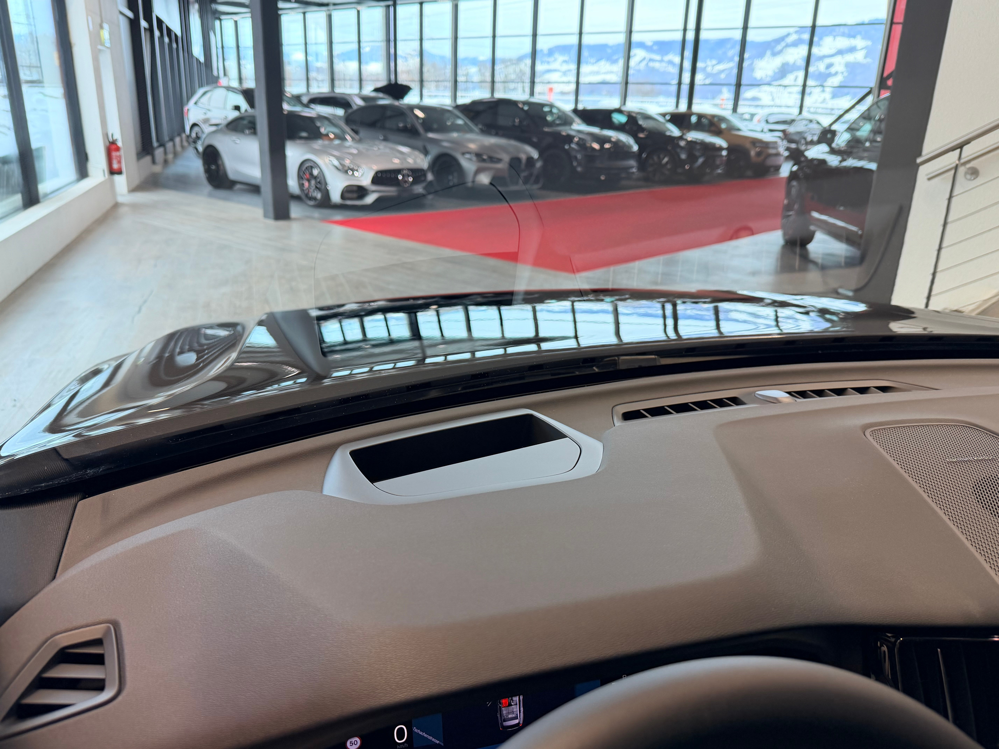 listing desktop thumbnail image 28