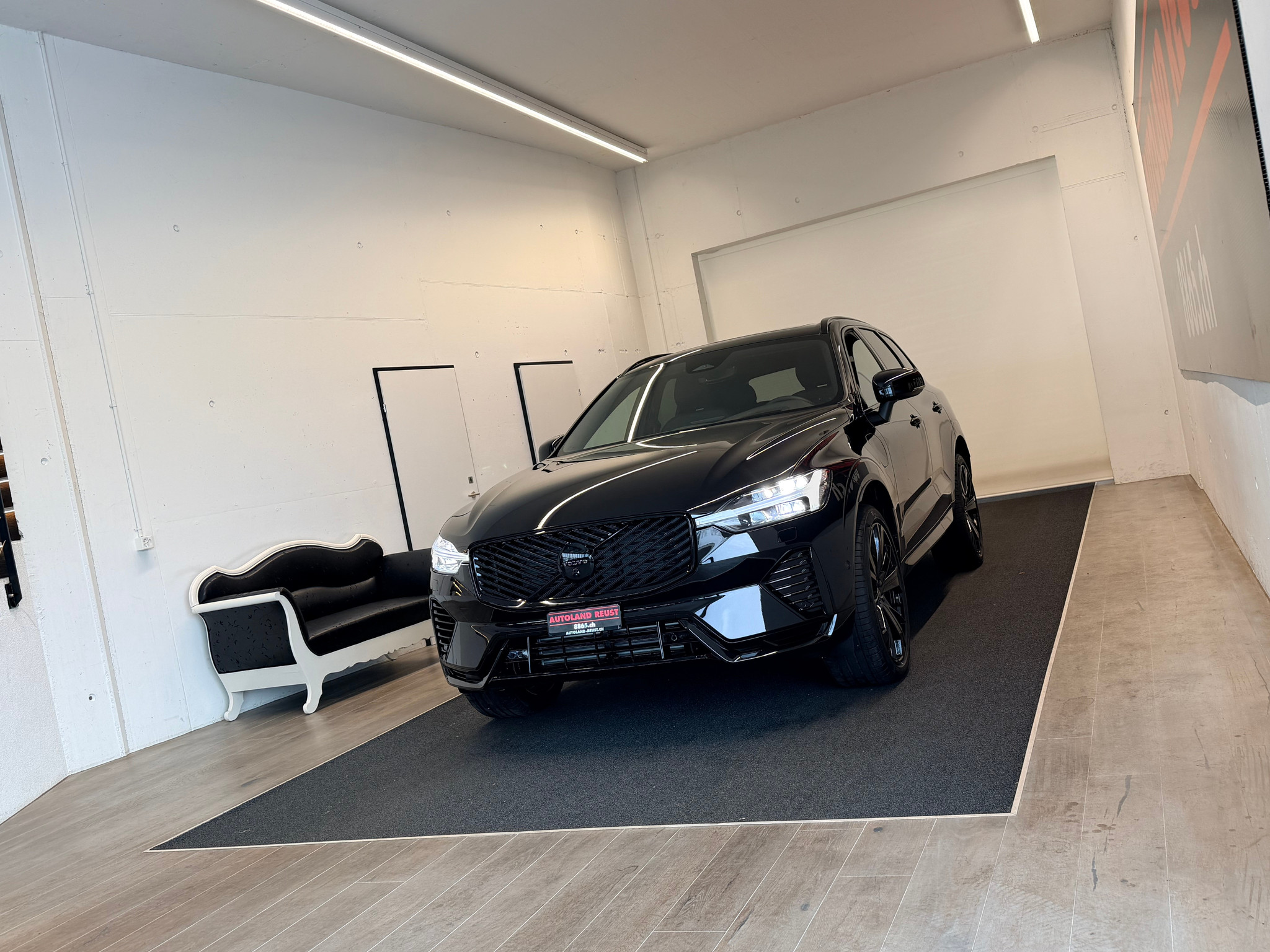 listing desktop thumbnail image 2