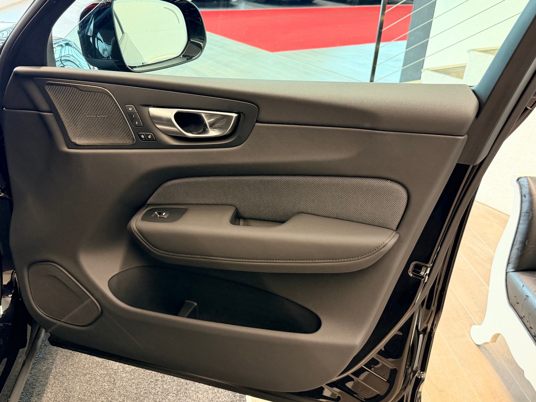 listing desktop thumbnail image 21