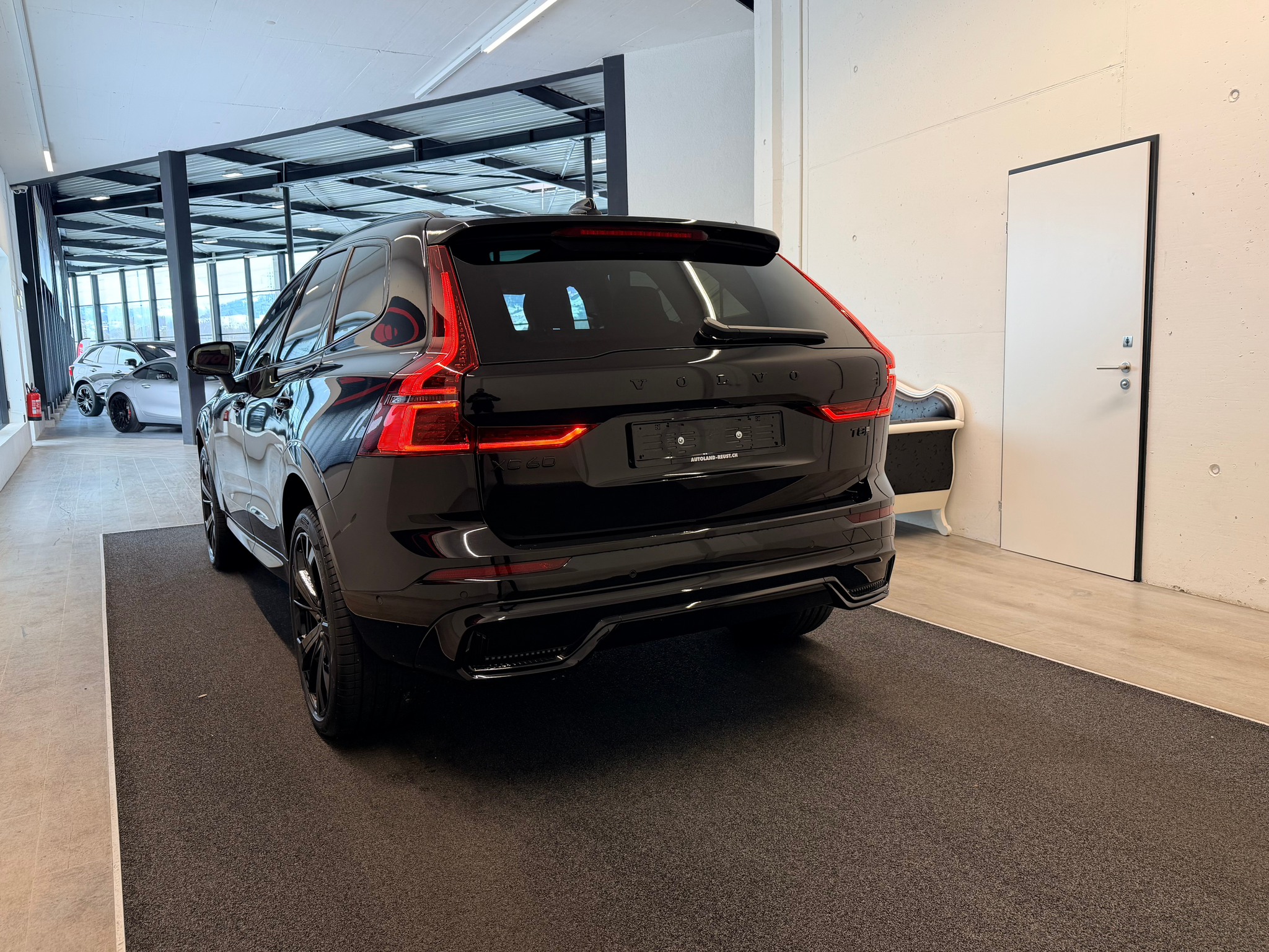 listing desktop thumbnail image 7