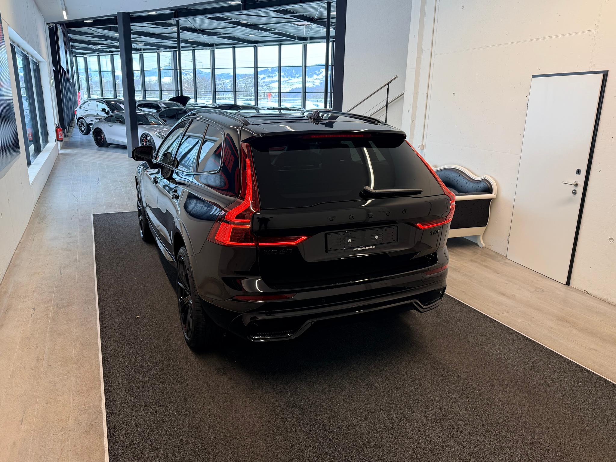 listing desktop thumbnail image 8