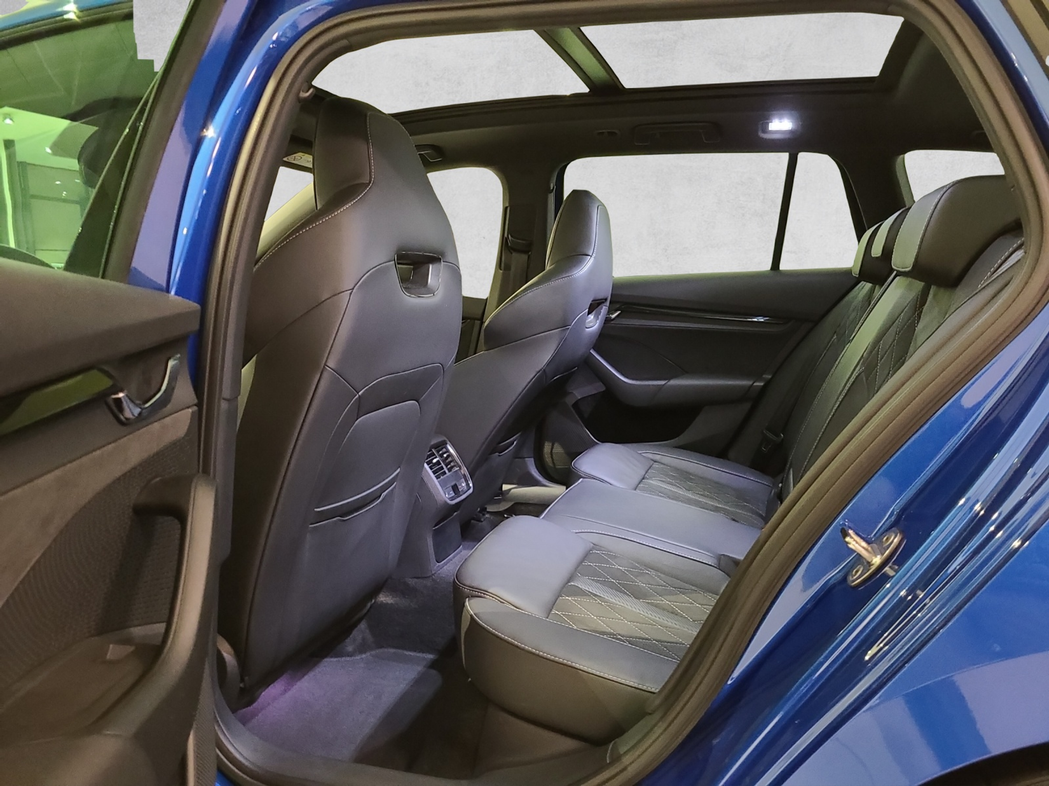 listing desktop thumbnail image 10