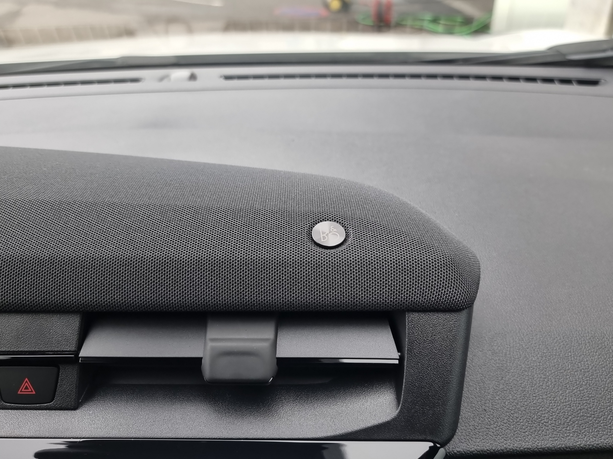 listing desktop thumbnail image 10