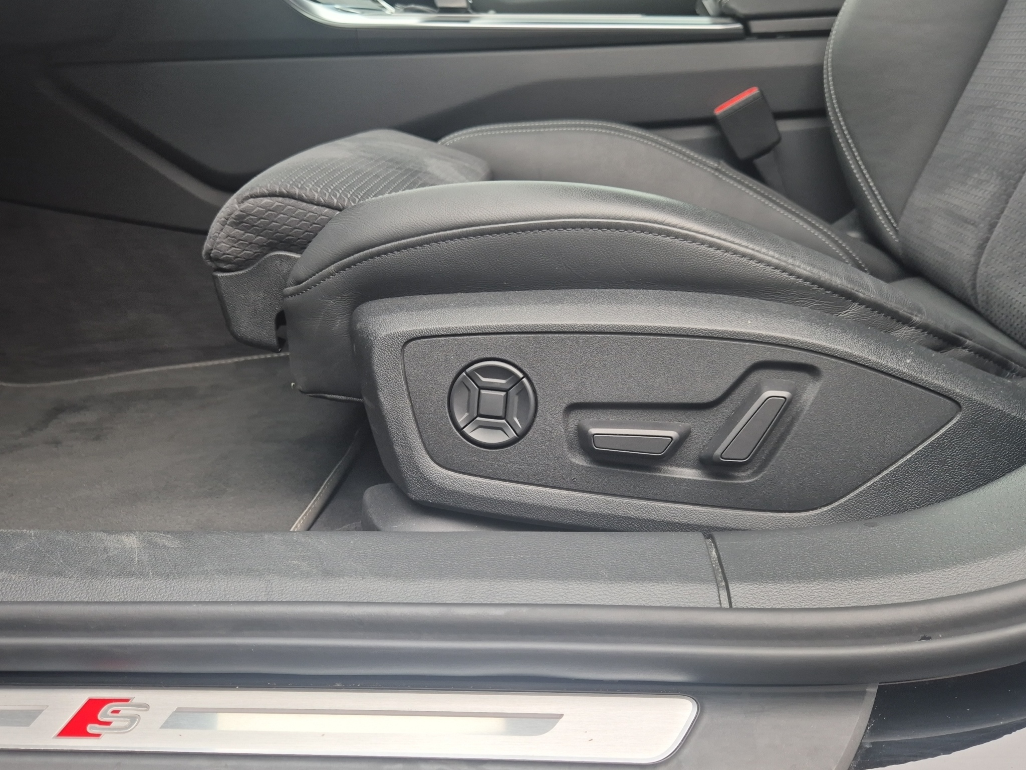 listing desktop thumbnail image 9