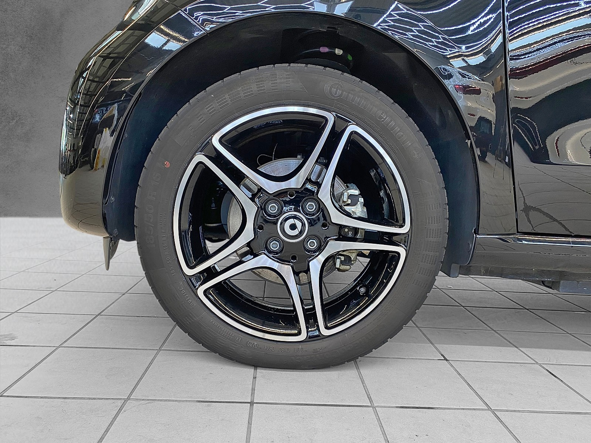 listing desktop thumbnail image 5