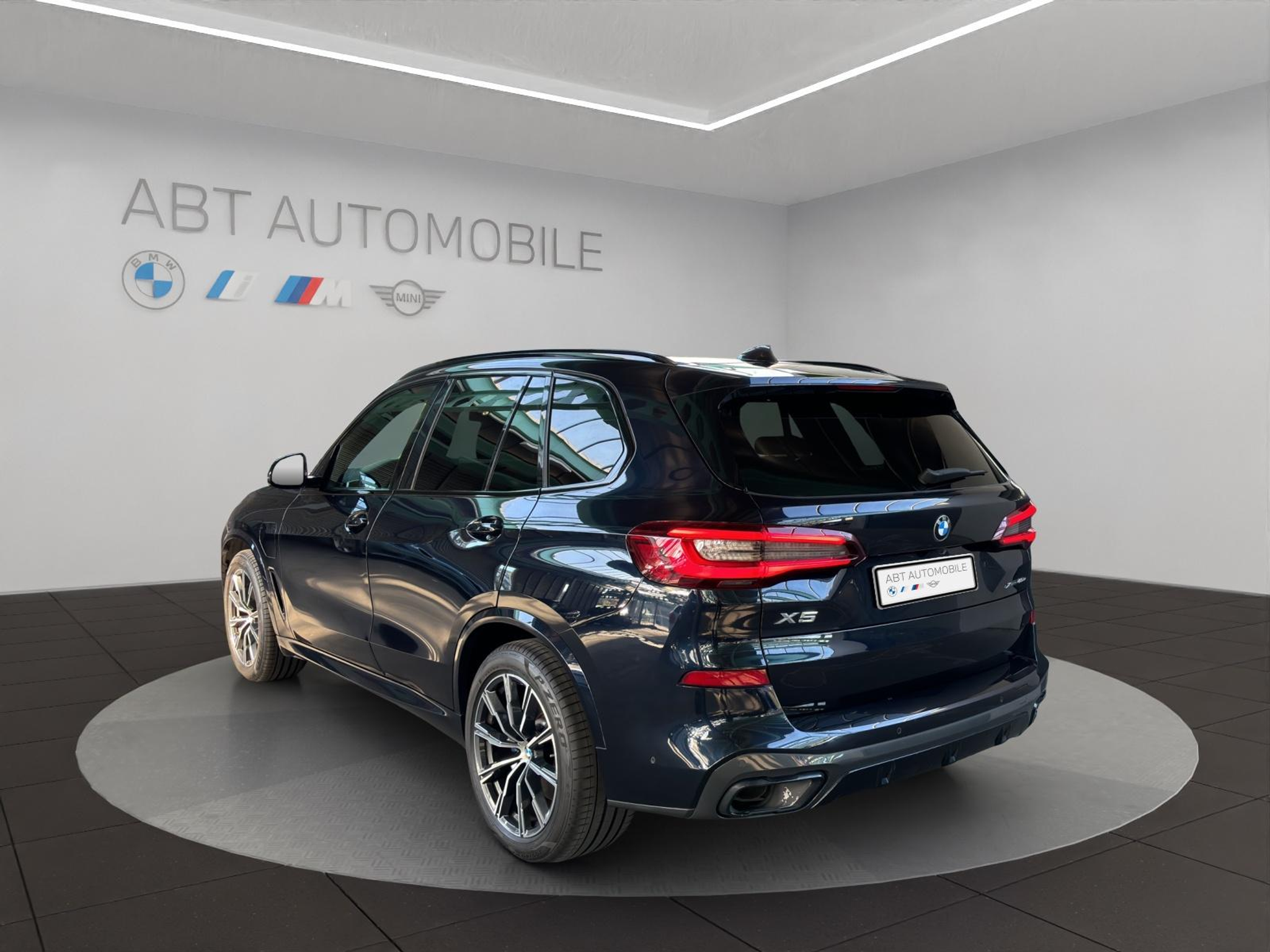 listing desktop thumbnail image 3