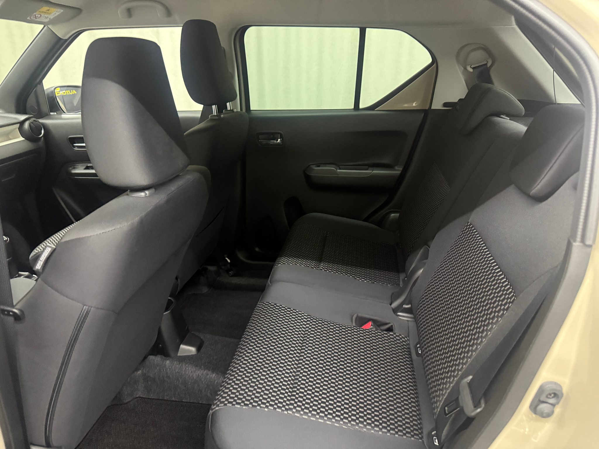 listing desktop thumbnail image 12