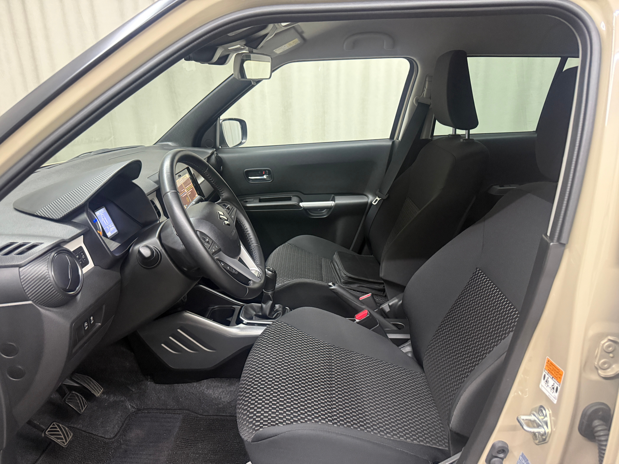 listing desktop thumbnail image 6