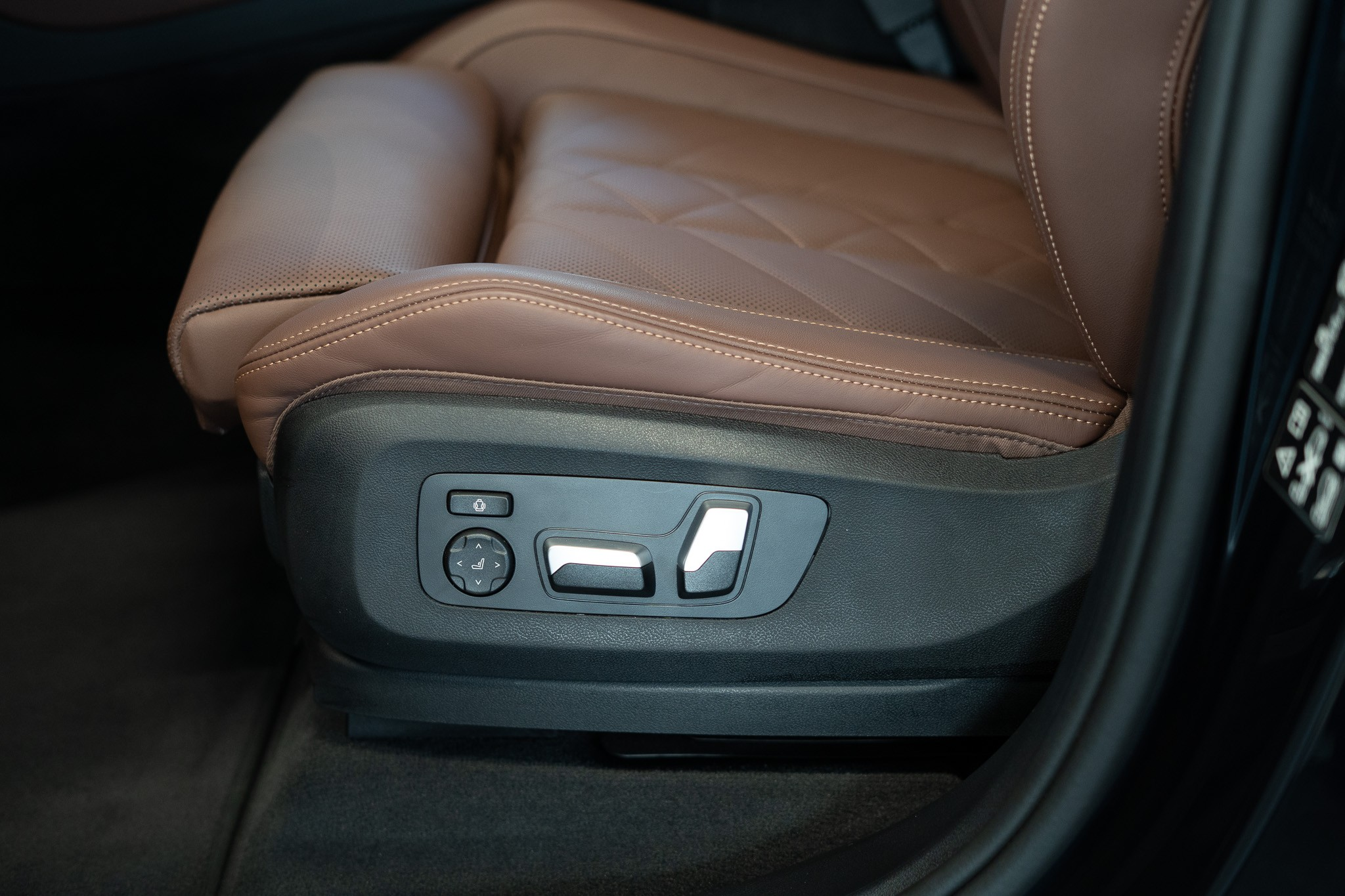 listing desktop thumbnail image 9