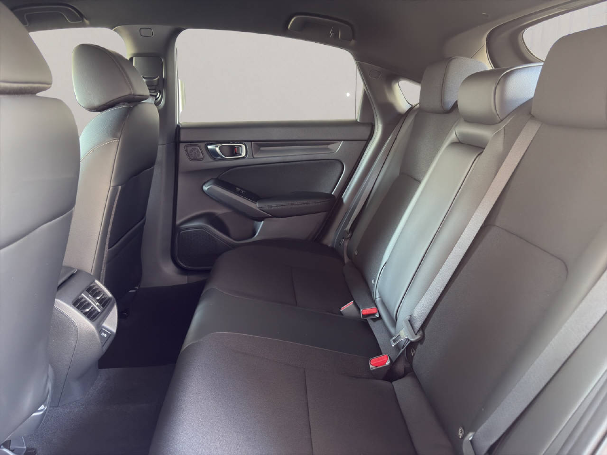 listing desktop thumbnail image 6