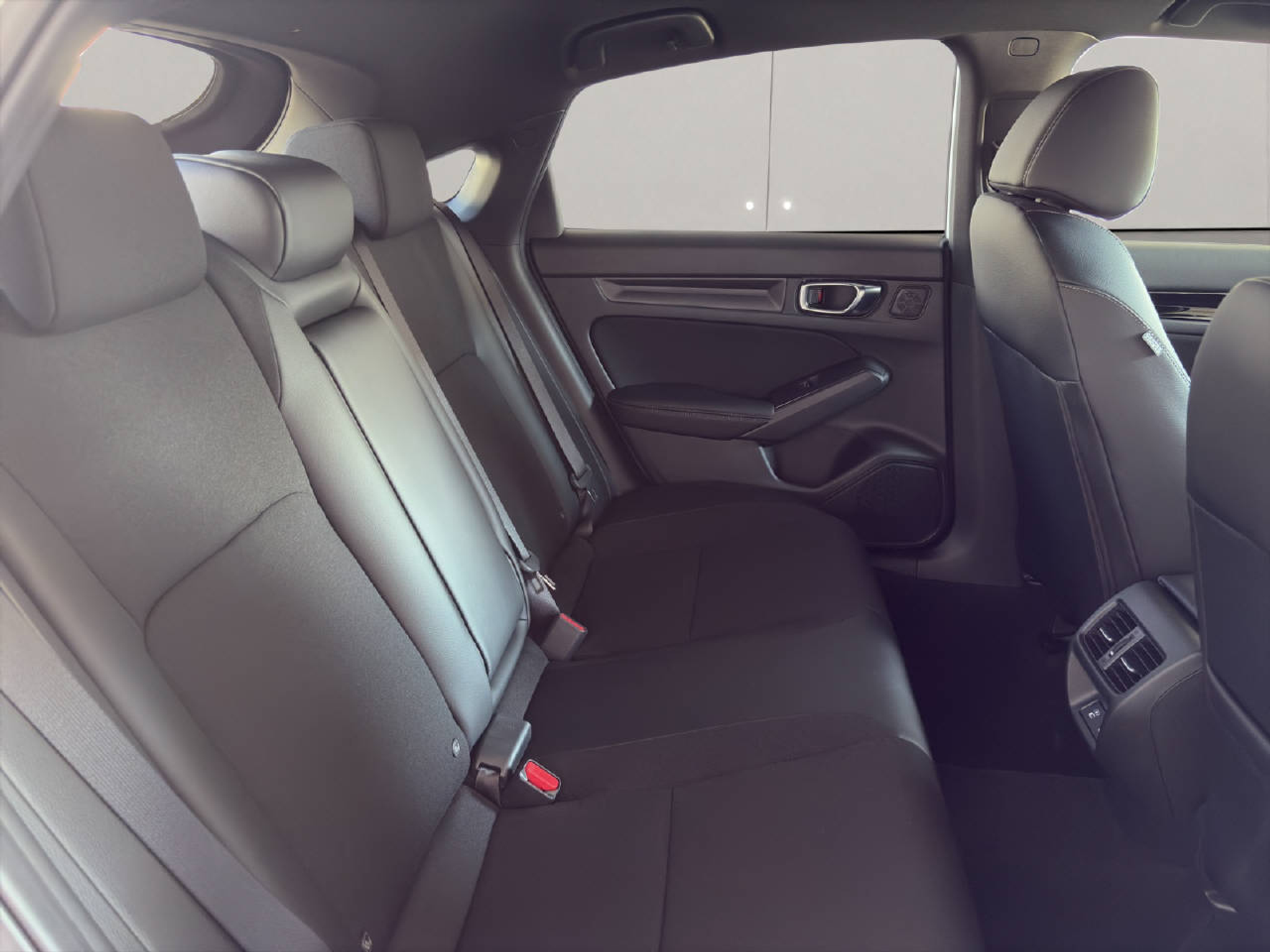 listing desktop thumbnail image 8