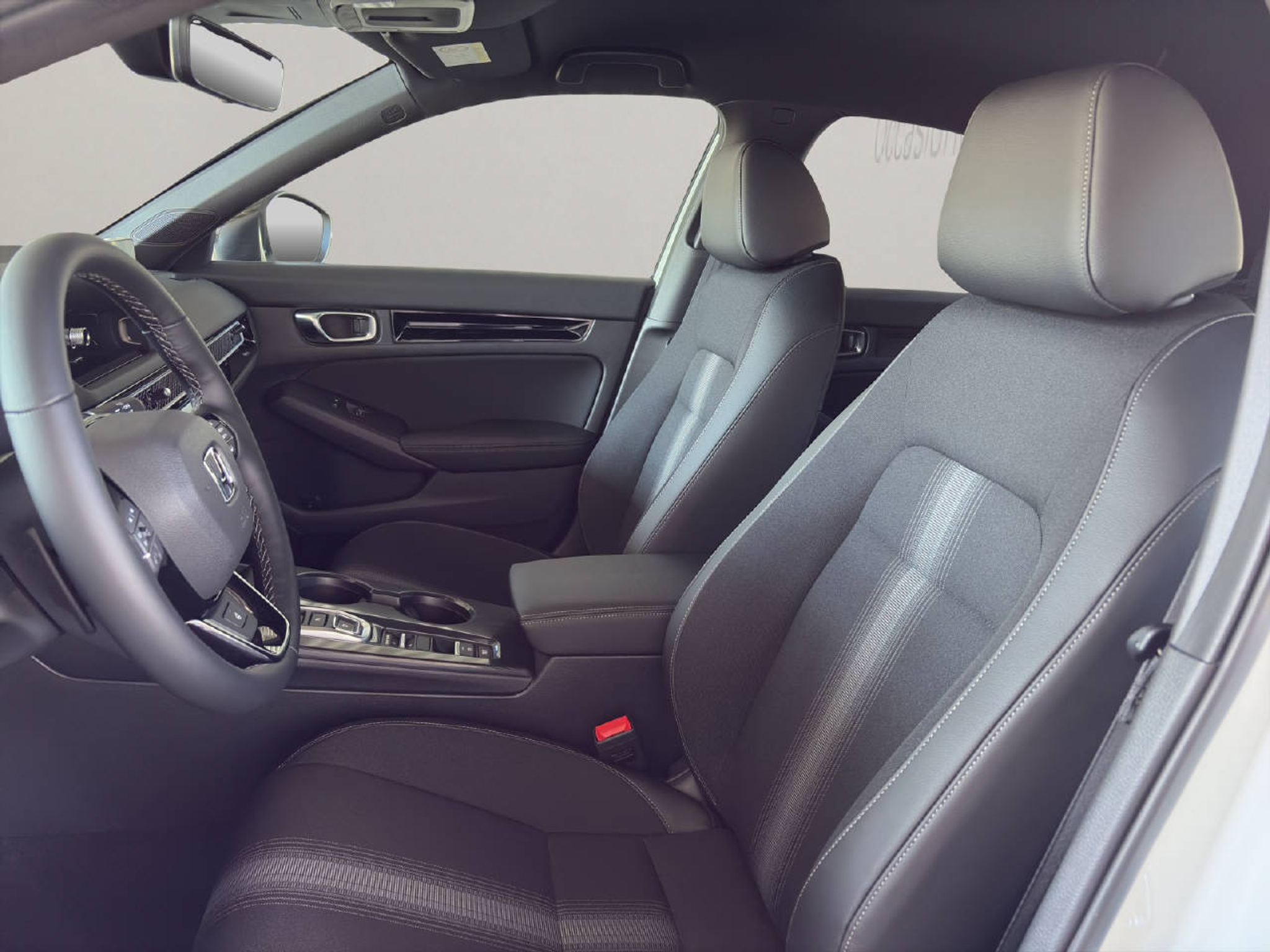 listing desktop thumbnail image 3