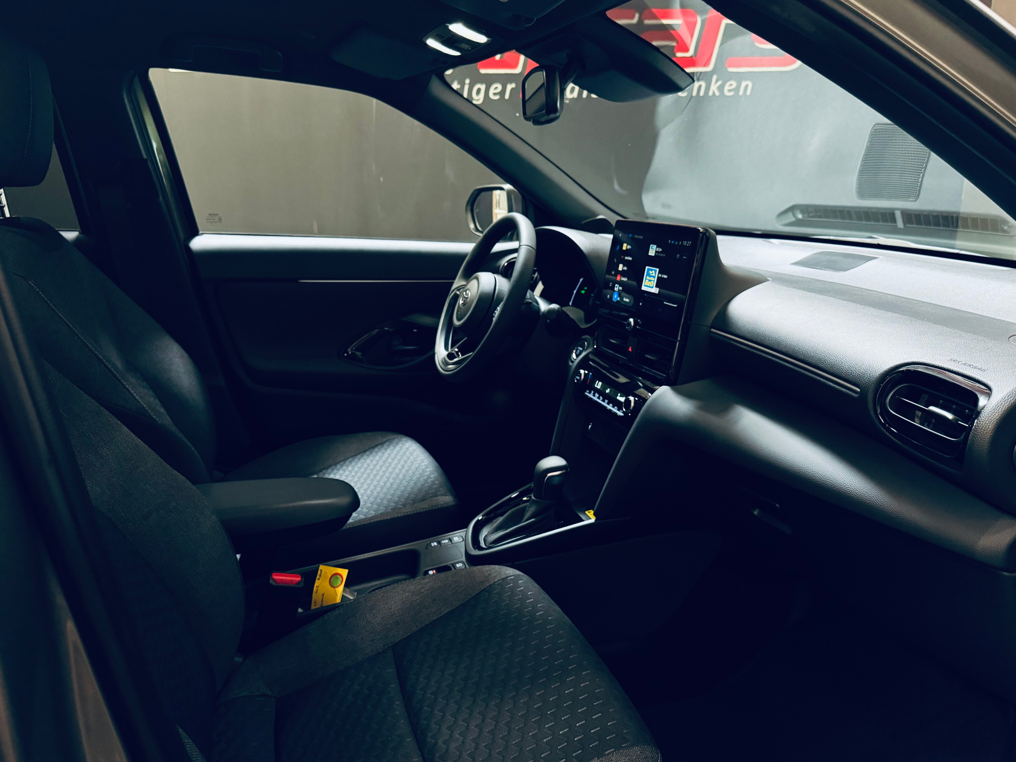 listing desktop thumbnail image 15